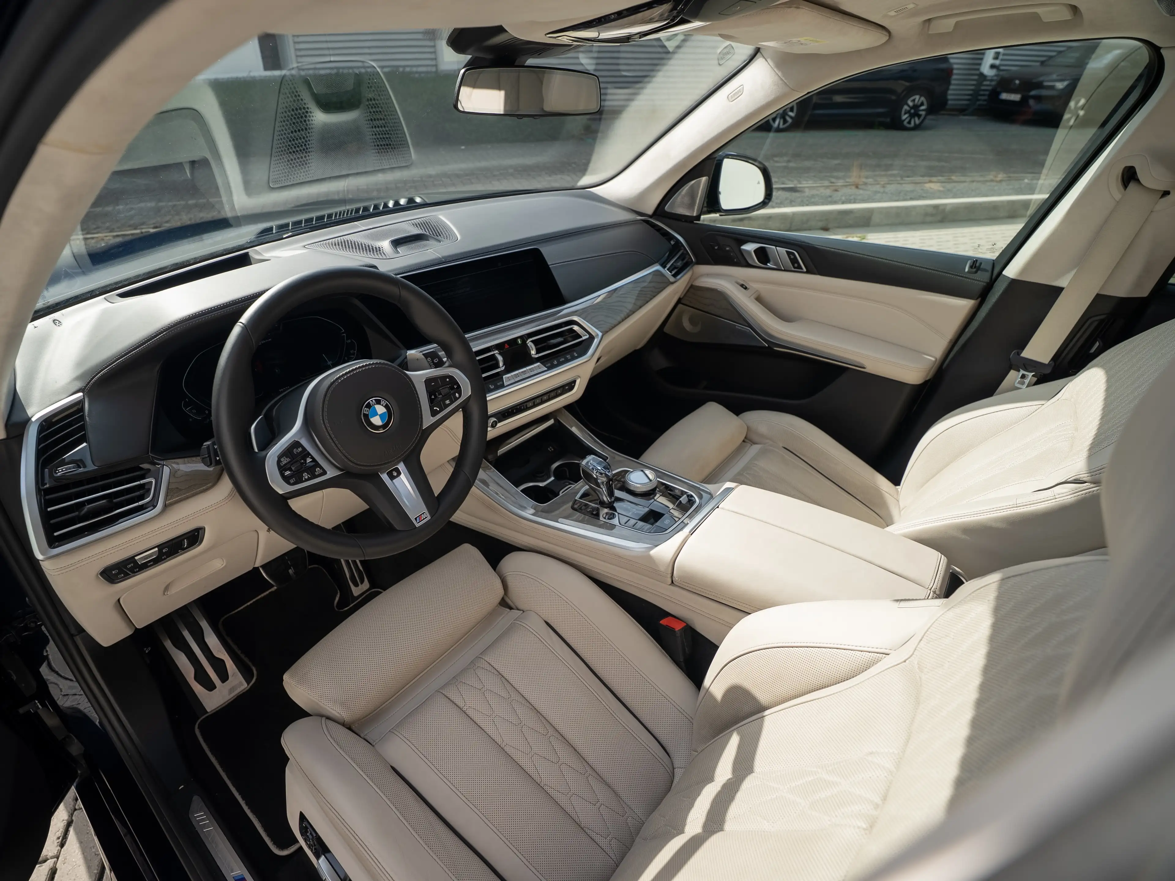 BMW X5 X5 xDrive45e FULL-OPTION -SKYLOUNGE/SOFTCLOSE/VENTILATION SEATS/HUD/LASER/INDIVIDUAL/TANZANIT BLUE/BOWERS&WILKINS — photo 13