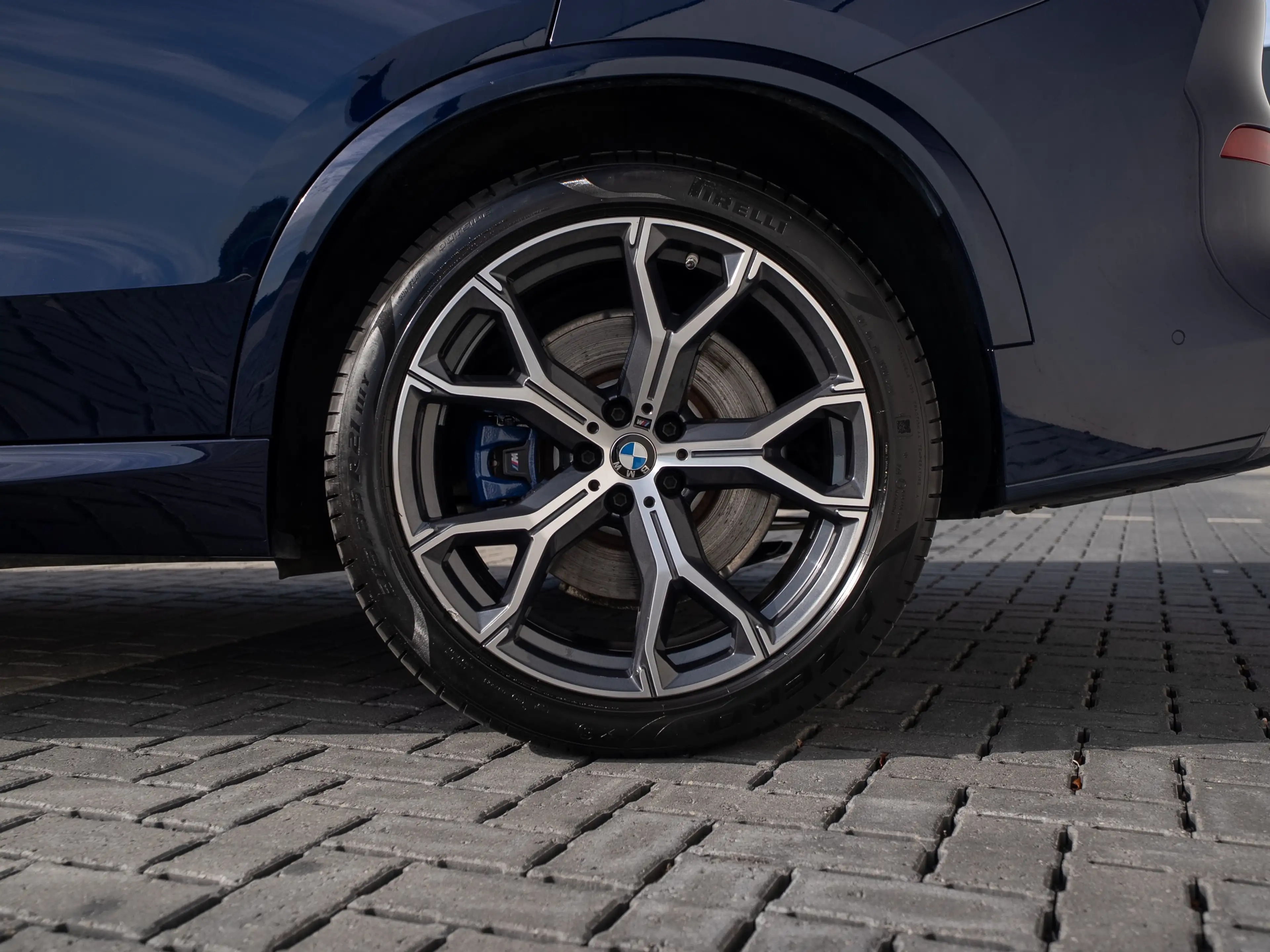 BMW X5 X5 xDrive45e FULL-OPTION -SKYLOUNGE/SOFTCLOSE/VENTILATION SEATS/HUD/LASER/INDIVIDUAL/TANZANIT BLUE/BOWERS&WILKINS — photo 4
