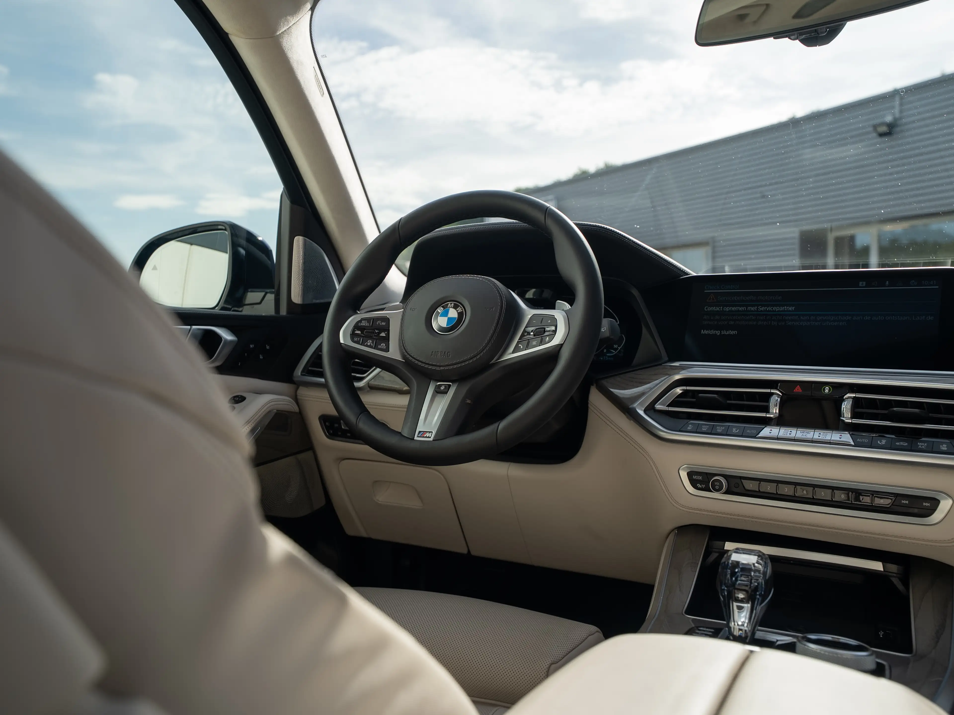 BMW X5 X5 xDrive45e FULL-OPTION -SKYLOUNGE/SOFTCLOSE/VENTILATION SEATS/HUD/LASER/INDIVIDUAL/TANZANIT BLUE/BOWERS&WILKINS — photo 12