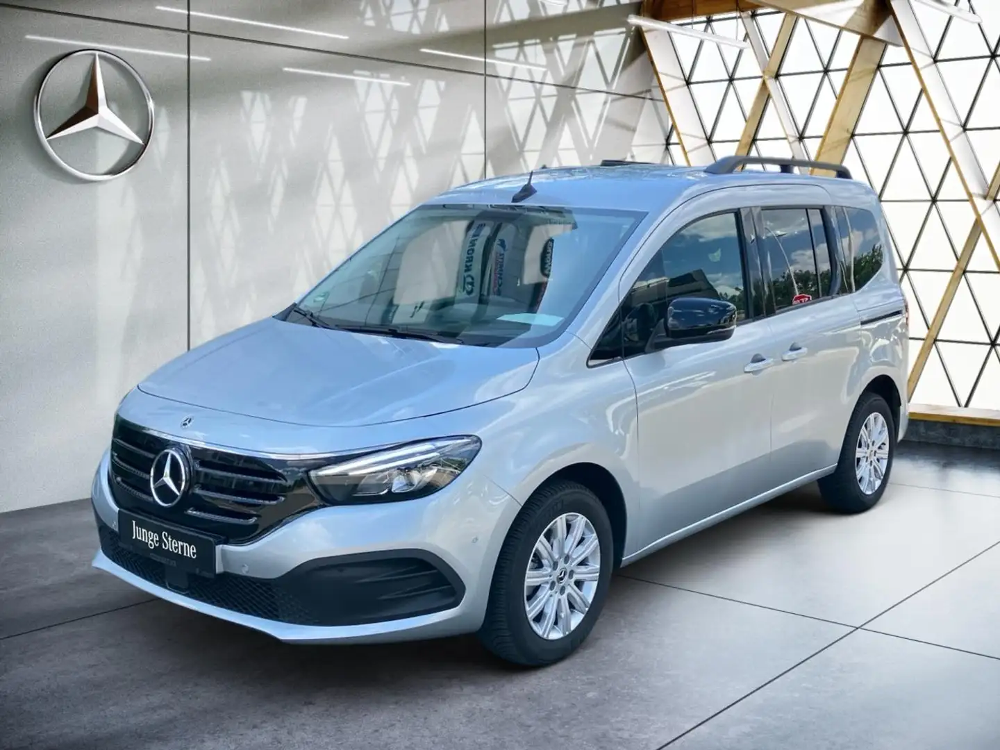 Mercedes-Benz EQT 200 Standard +MBUX+W-Paket+LED+PDC+AHK+AUT Silber - 2