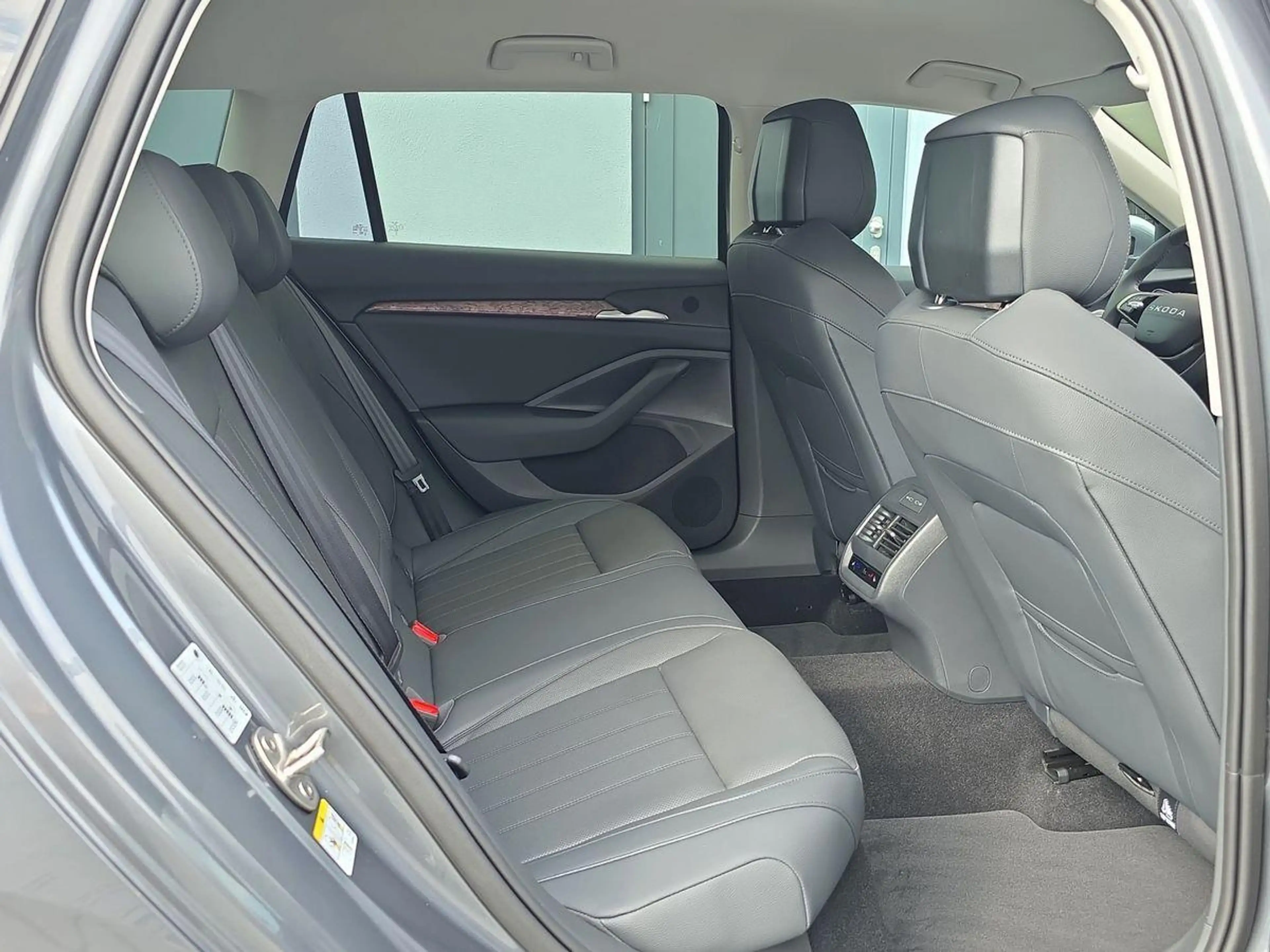 Skoda Superb iV L&K  5-J.GARANTIE AHK LEDER SITZBELF CANTON — photo 12