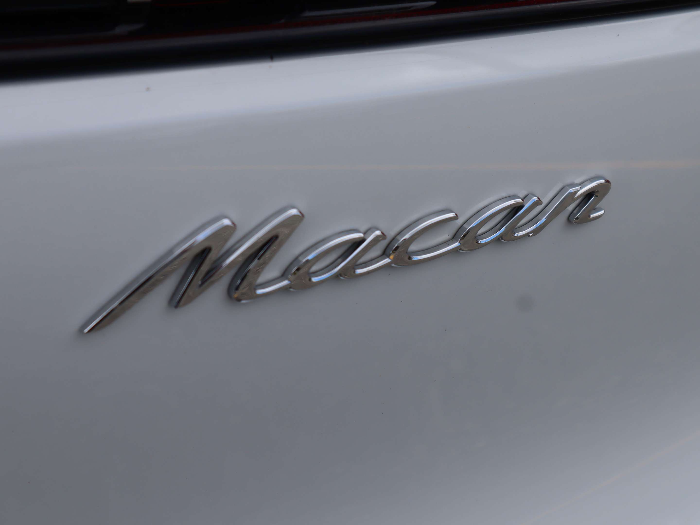 2023 Porsche Macan AWD thumb 34