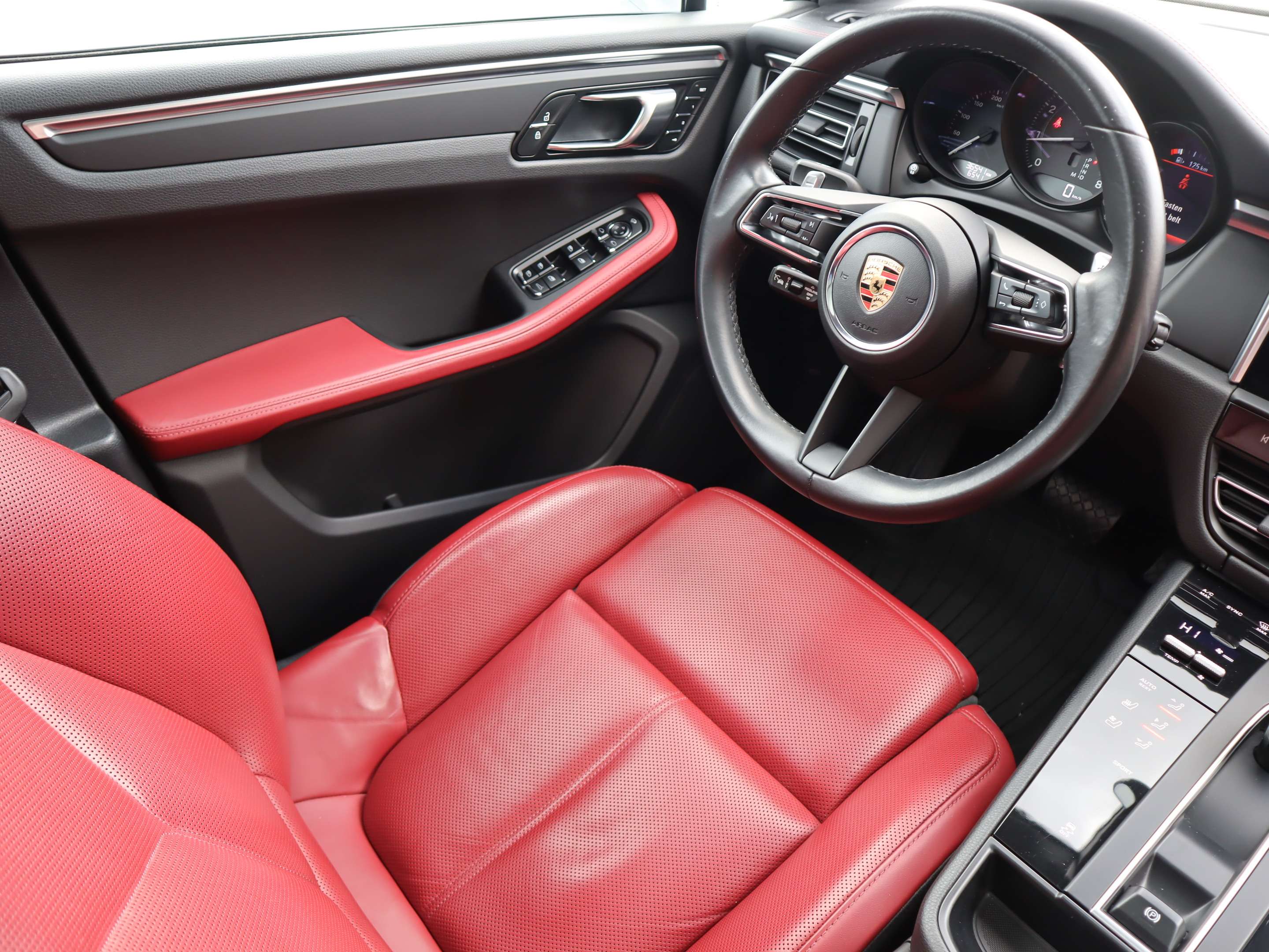 2023 Porsche Macan AWD thumb 15
