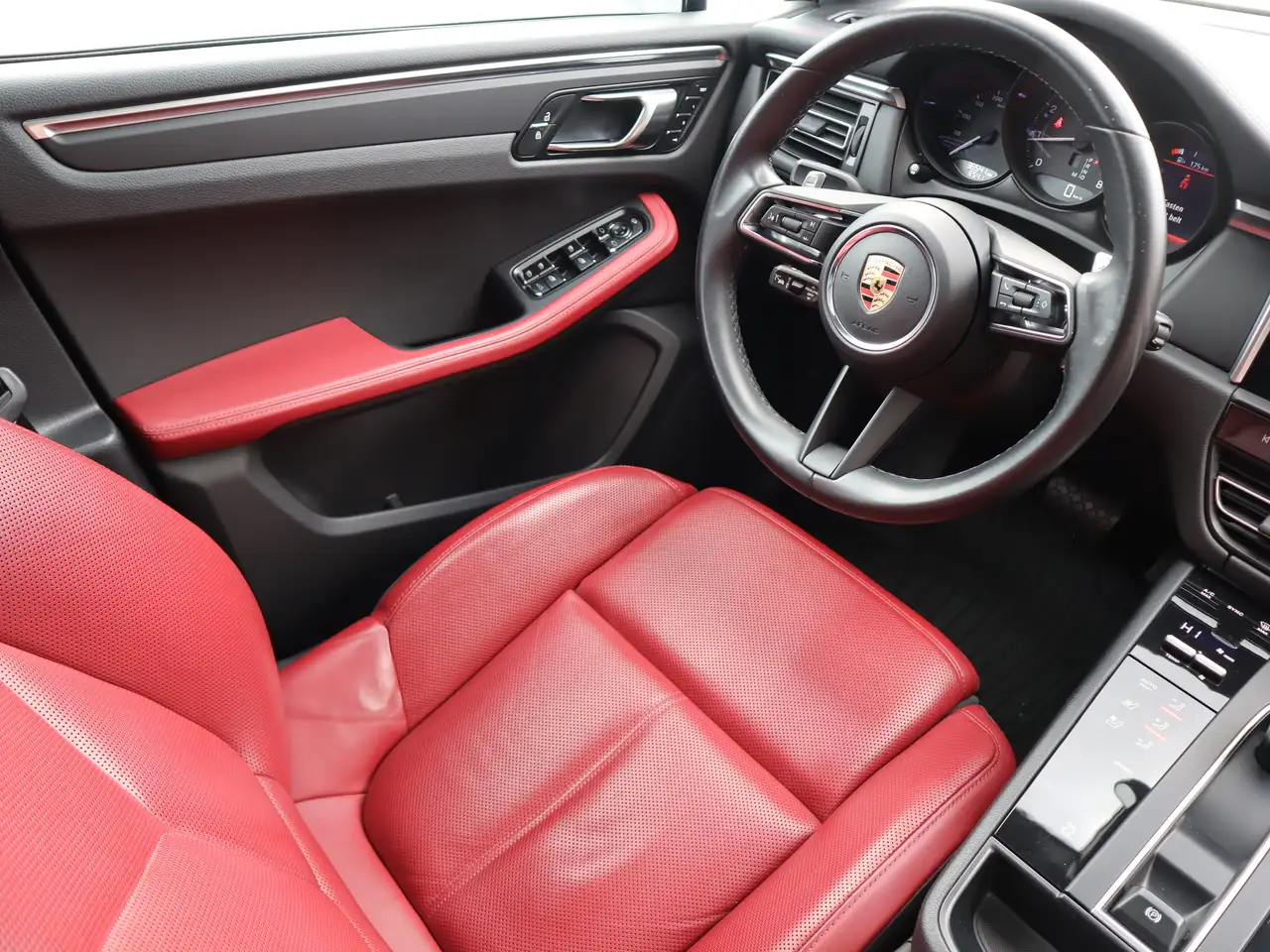 Porsche Macan снимка Porsche Macan