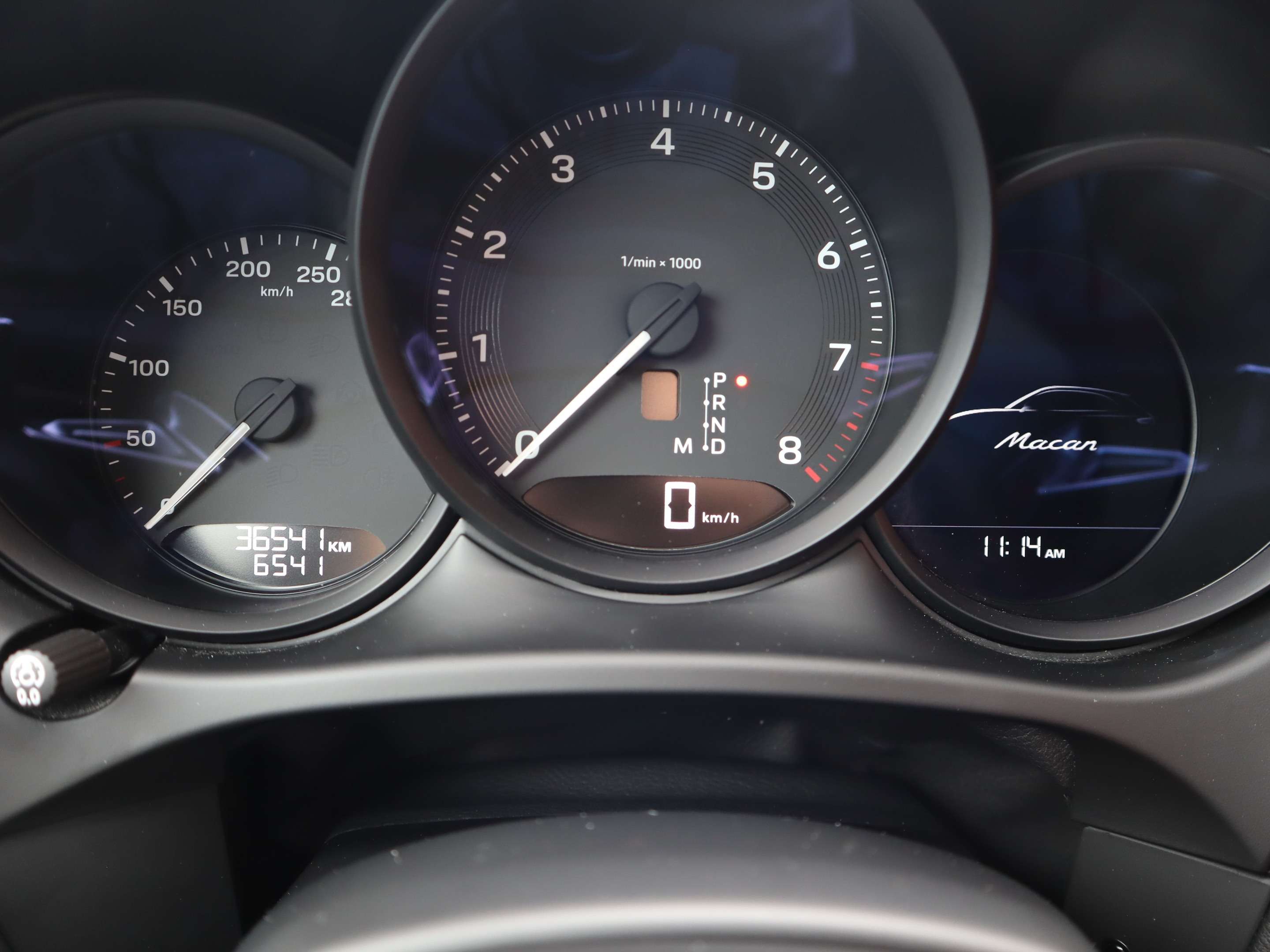 2023 Porsche Macan AWD thumb 30