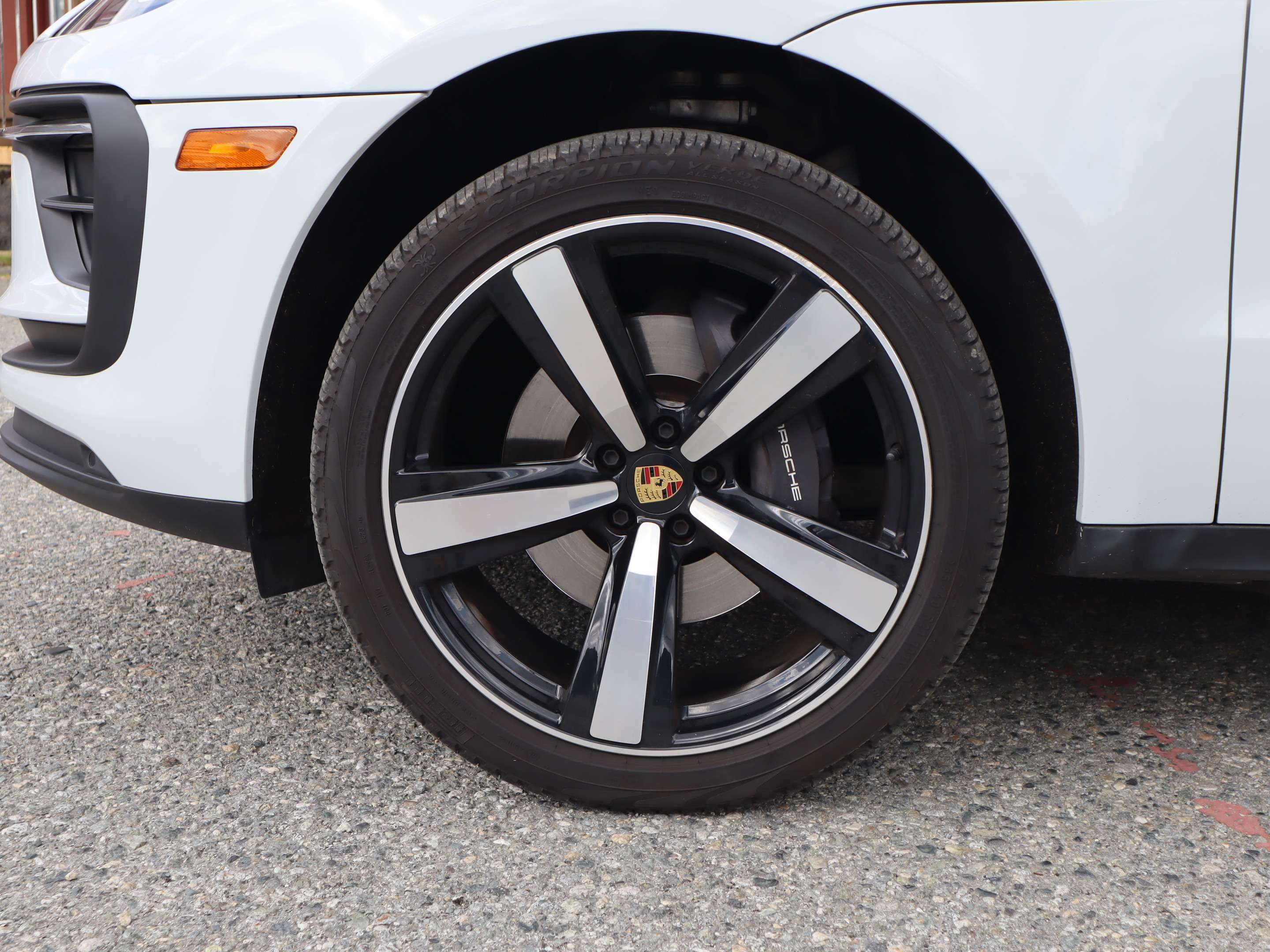 2023 Porsche Macan AWD thumb 28