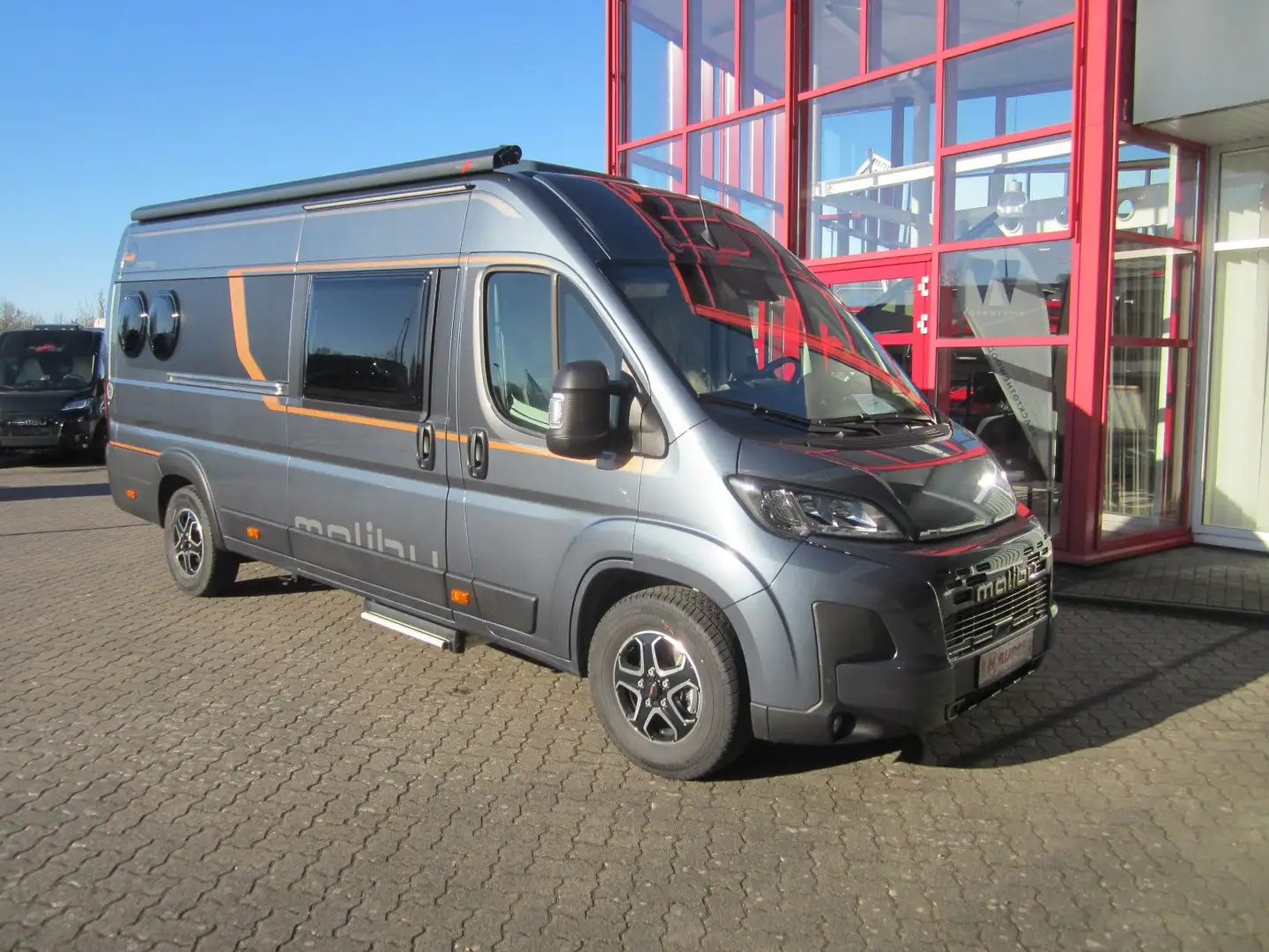 Malibu 640 LE K Coupe  Autom,Solar,Hängerzug Grau - 1