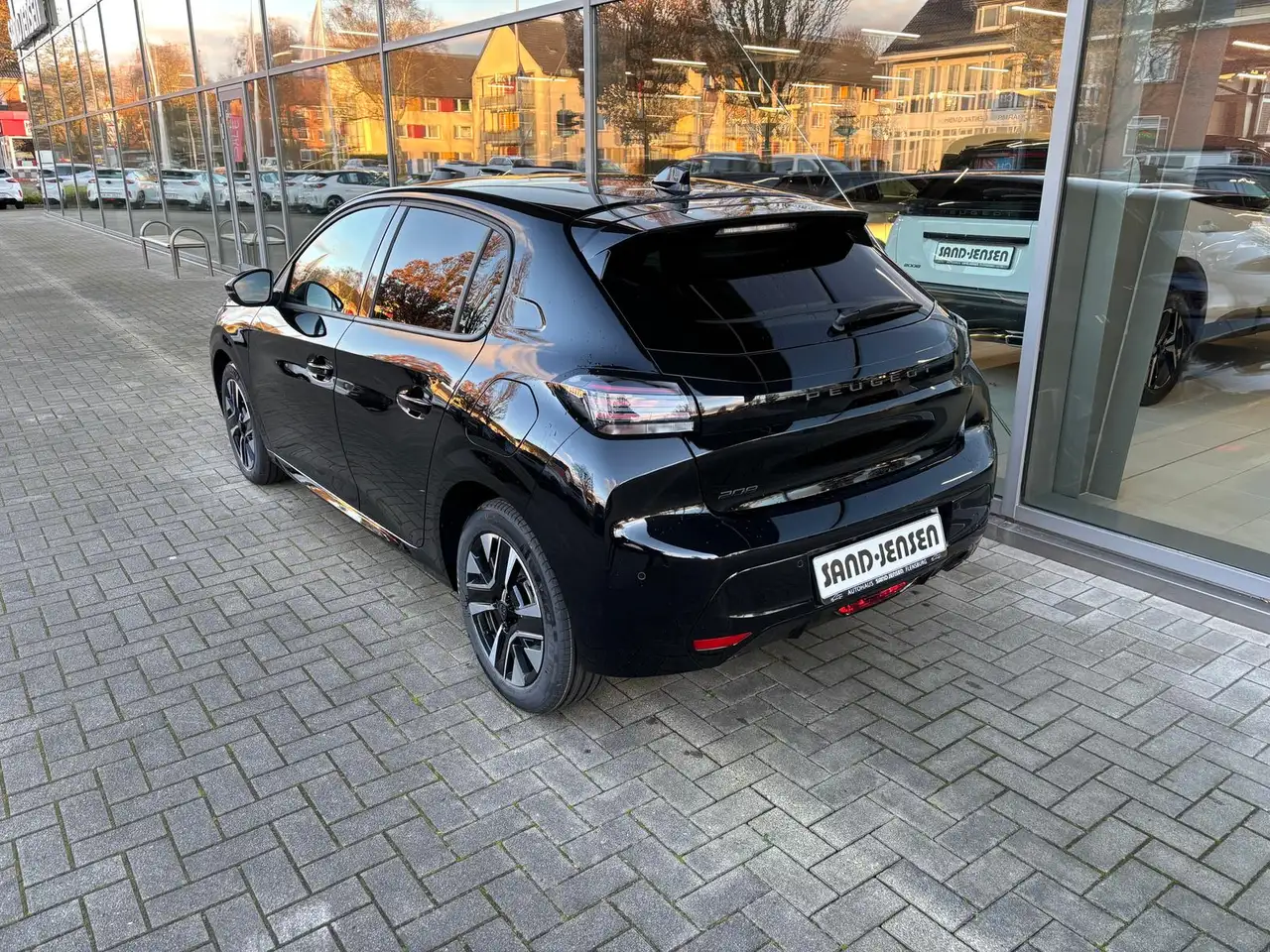 Peugeot 208 1,2 PT 100 Allure 6 Gang ACC Kessy Sitzhzng 4