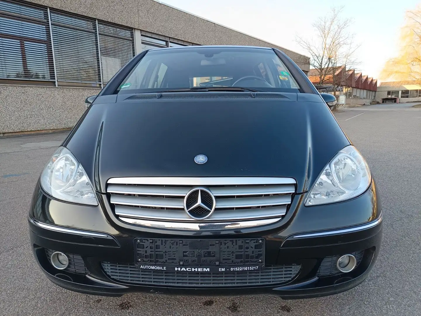 Mercedes-Benz A 200 A -Klasse A 200 Automatik Schwarz - 2