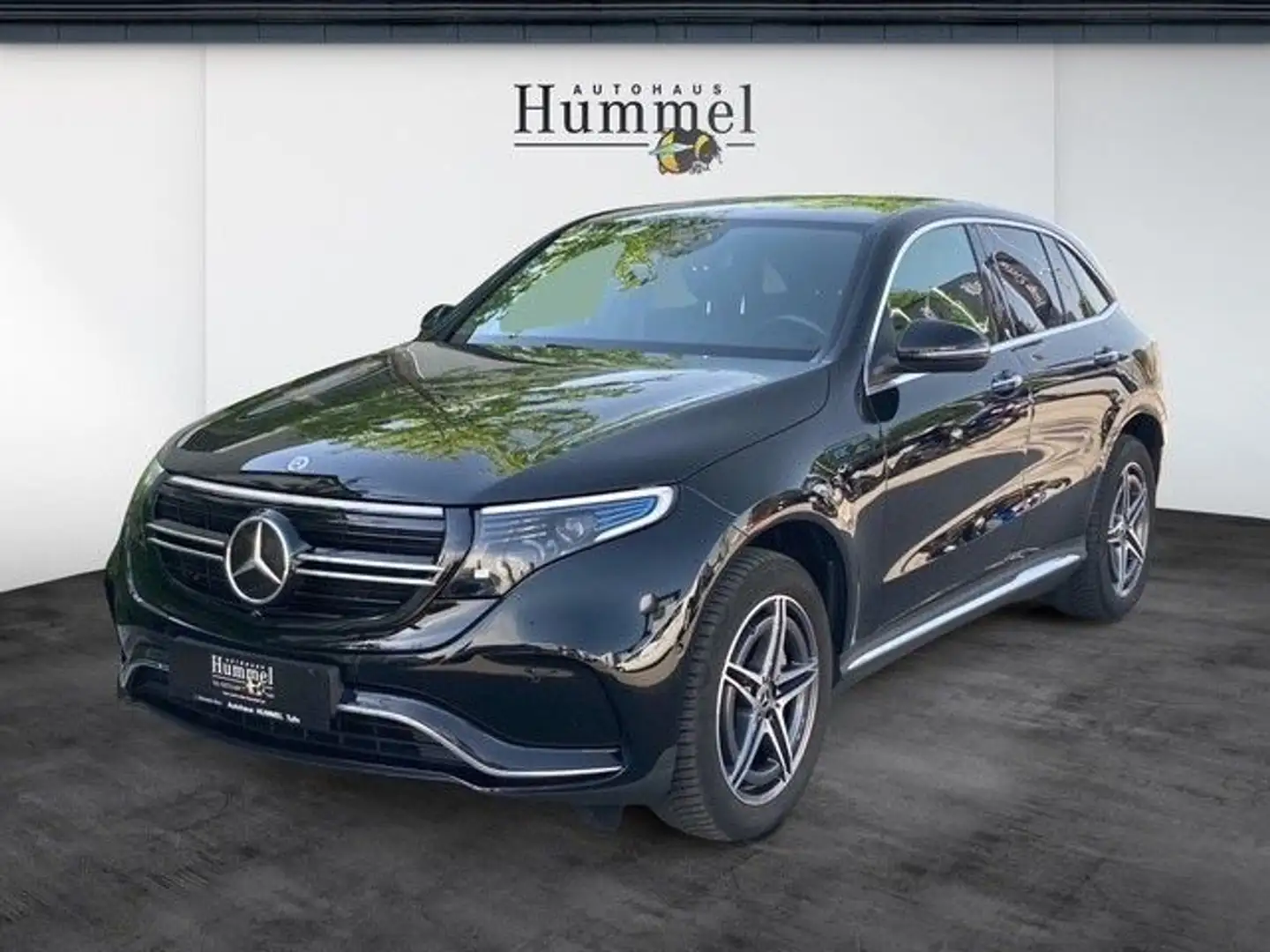 Mercedes-Benz EQC 400 4MATIC Distr KeyGo PTS Shz Ambi FAP Mbeam Schwarz - 1