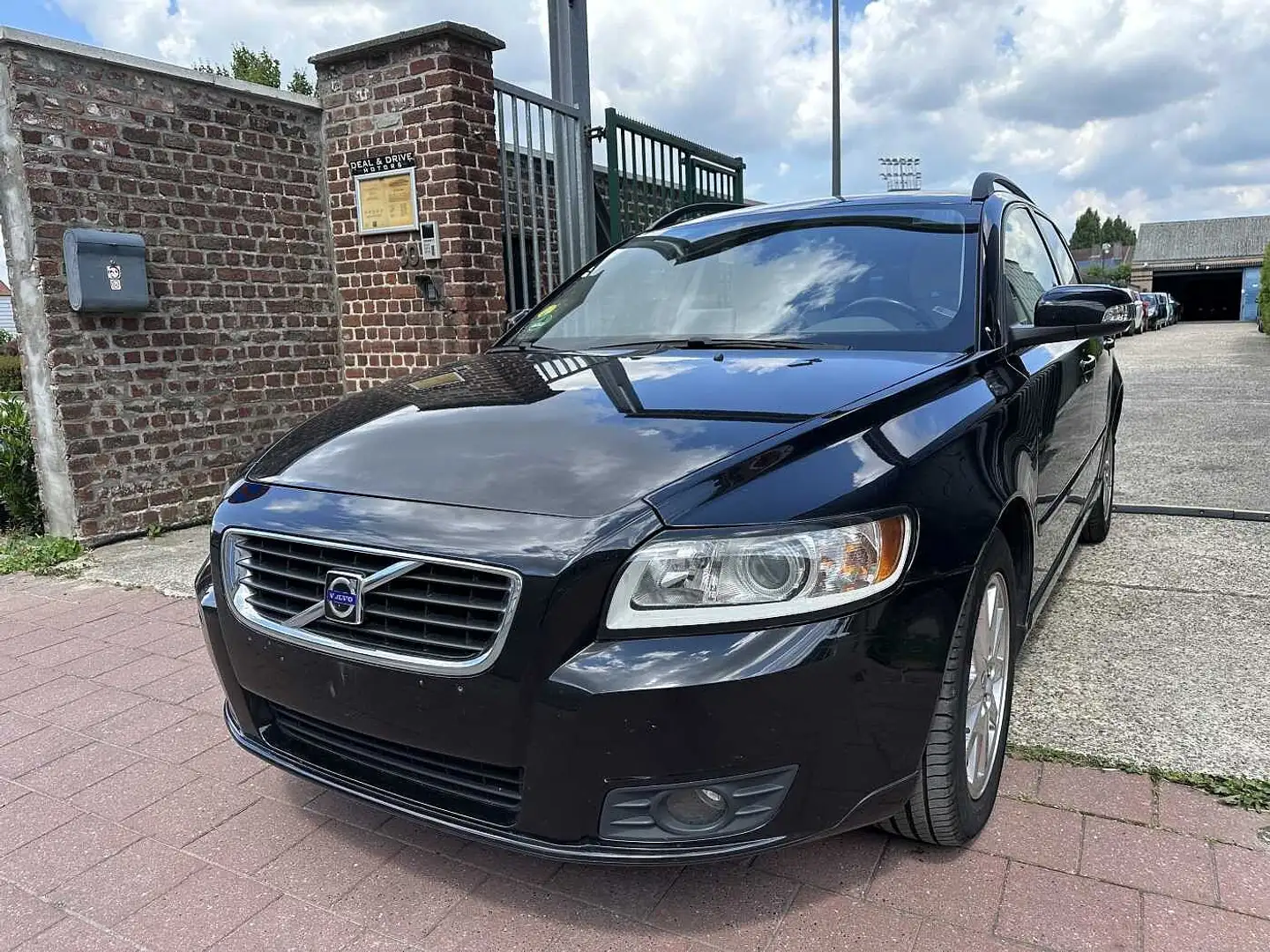Volvo V50 2.0 D MET 218DKM Noir - 1