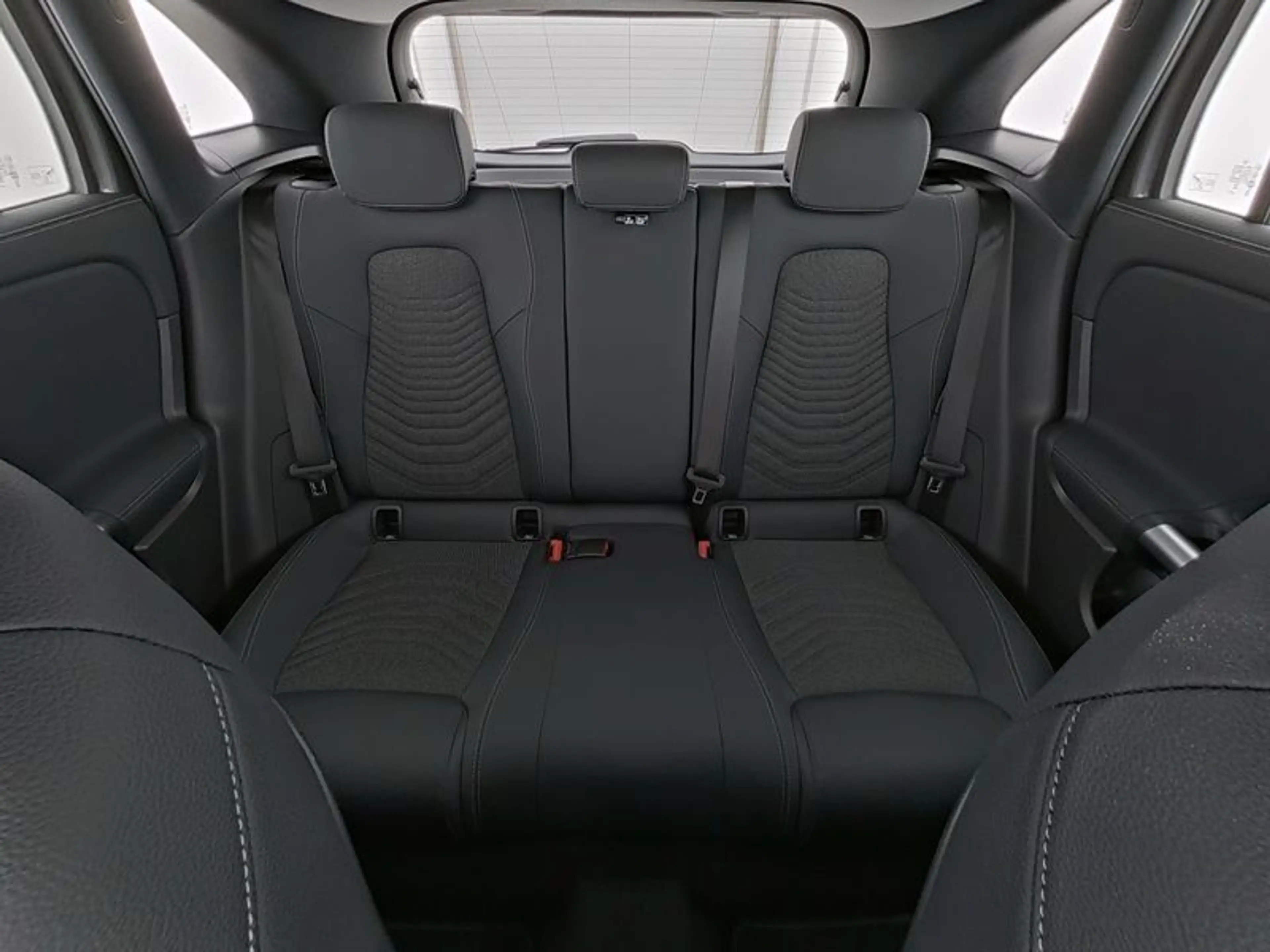 Mercedes-Benz GLA 180 Progressive Adv.*Distronic*Totwinkel*LED — photo 7