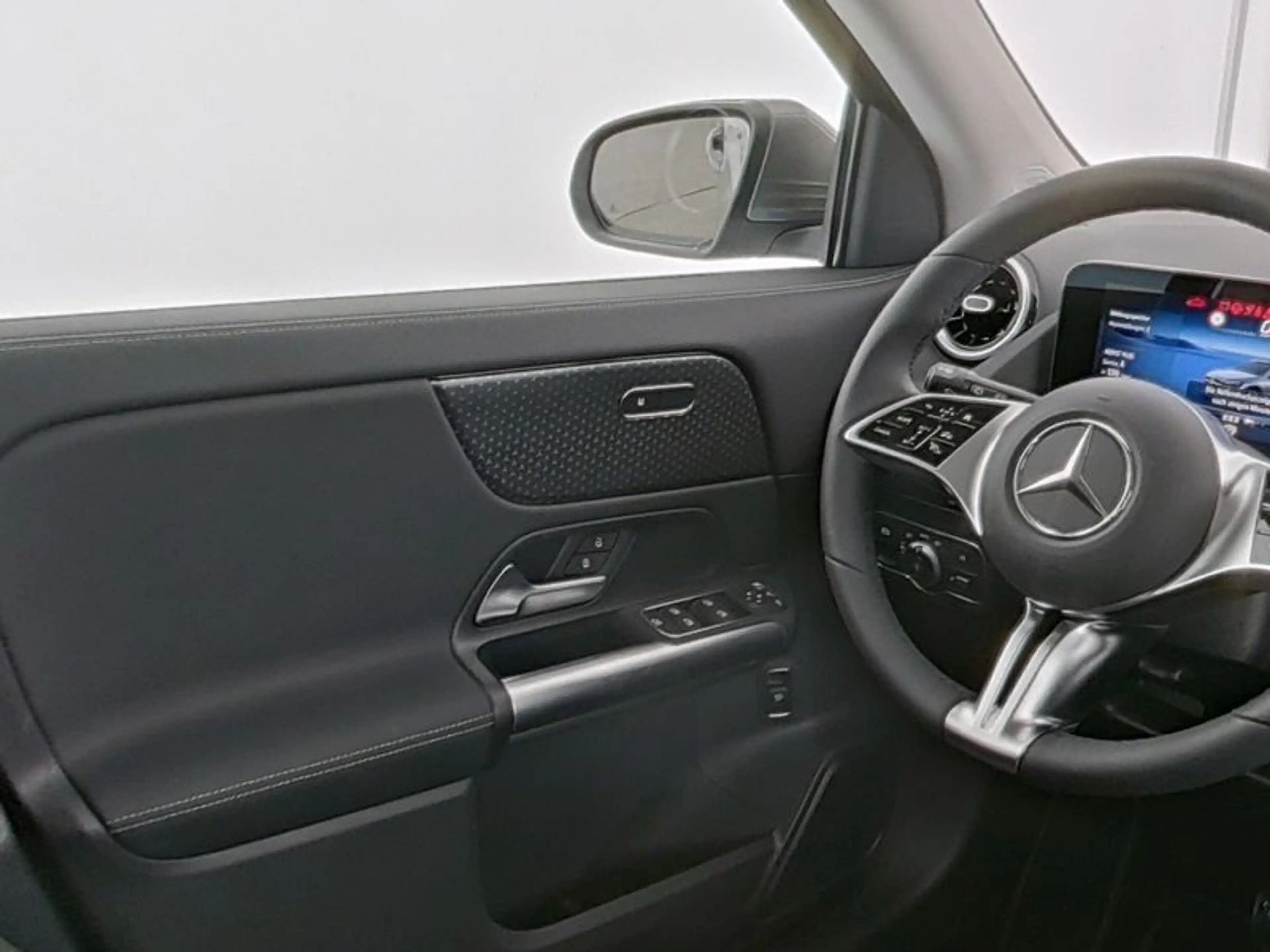 Mercedes-Benz GLA 180 Progressive Adv.*Distronic*Totwinkel*LED — photo 8