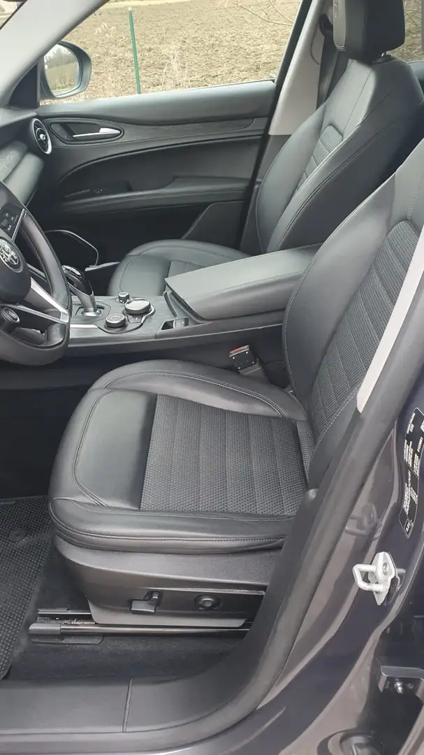 Alfa Romeo Stelvio 2,2 ATX RWD - 2