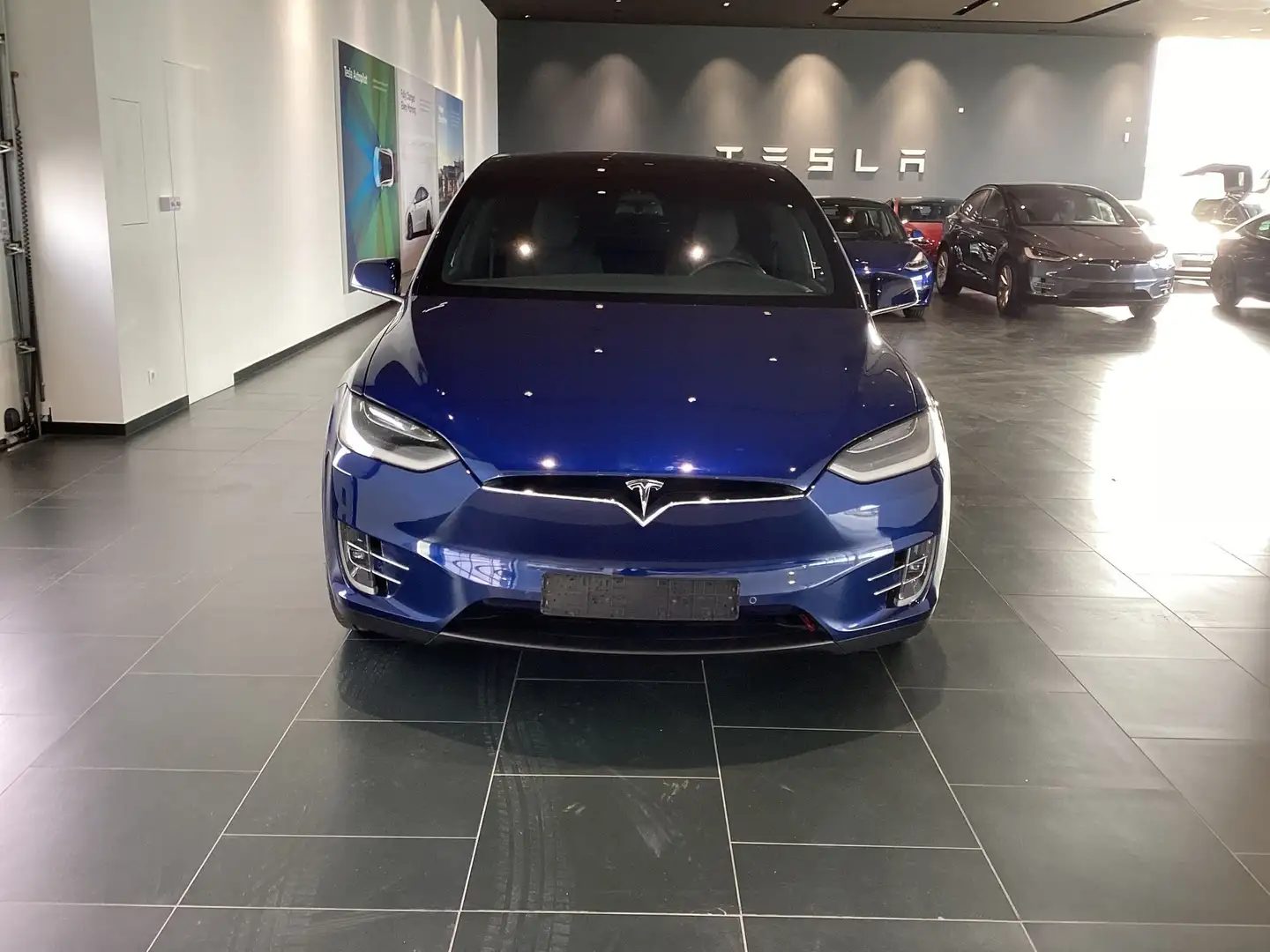 Tesla Model X 75 kWh Dual Motor (EU6.2) Blauw - 2