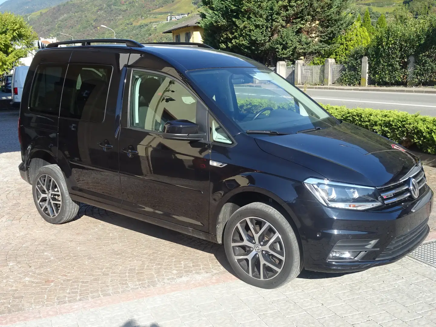 Volkswagen Caddy Caddy 2.0 TDI 150 CV 4motion Noir - 1