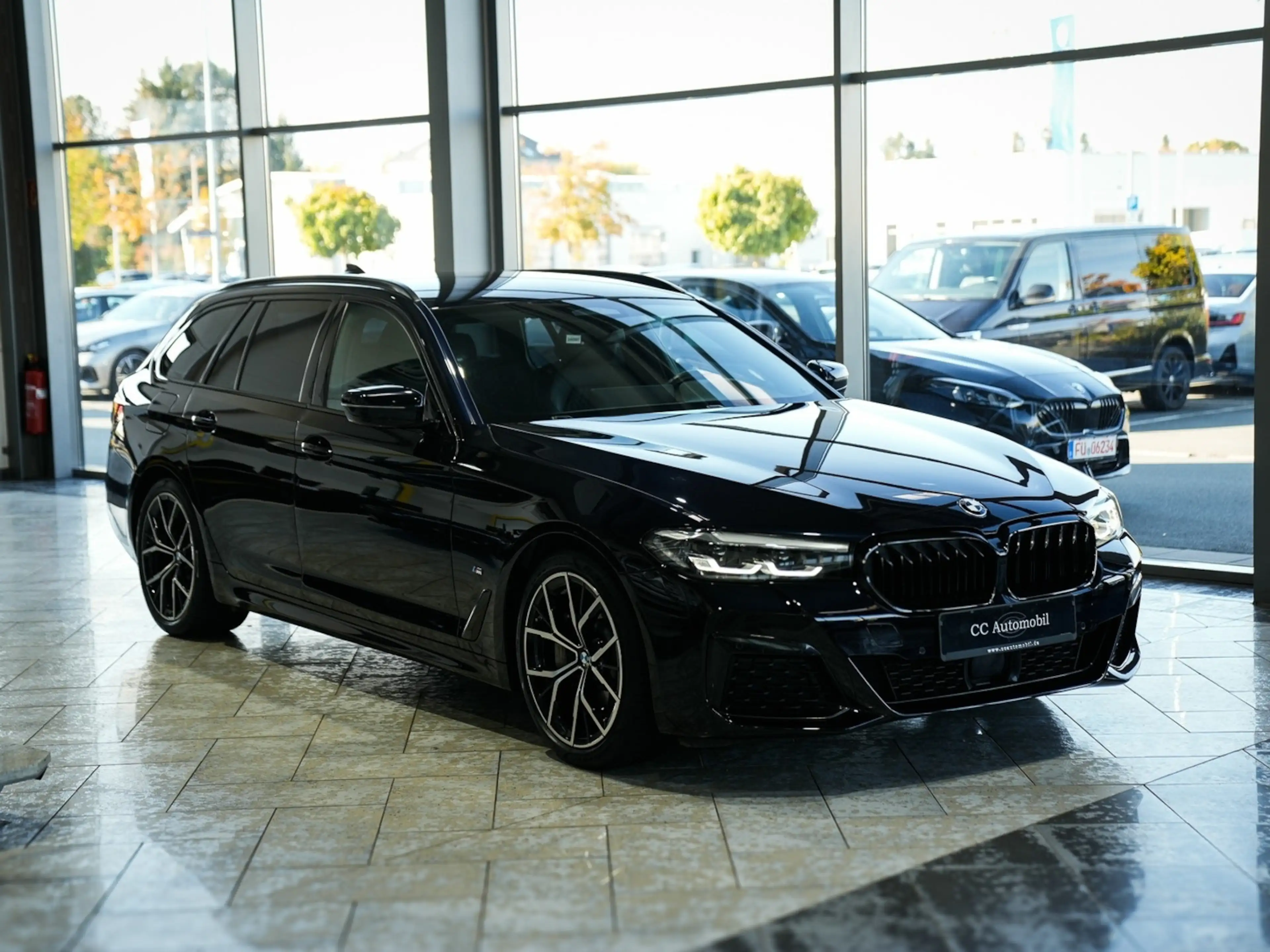 BMW 530 530i Touring M Sport 19LM Kamera ACC — photo 7