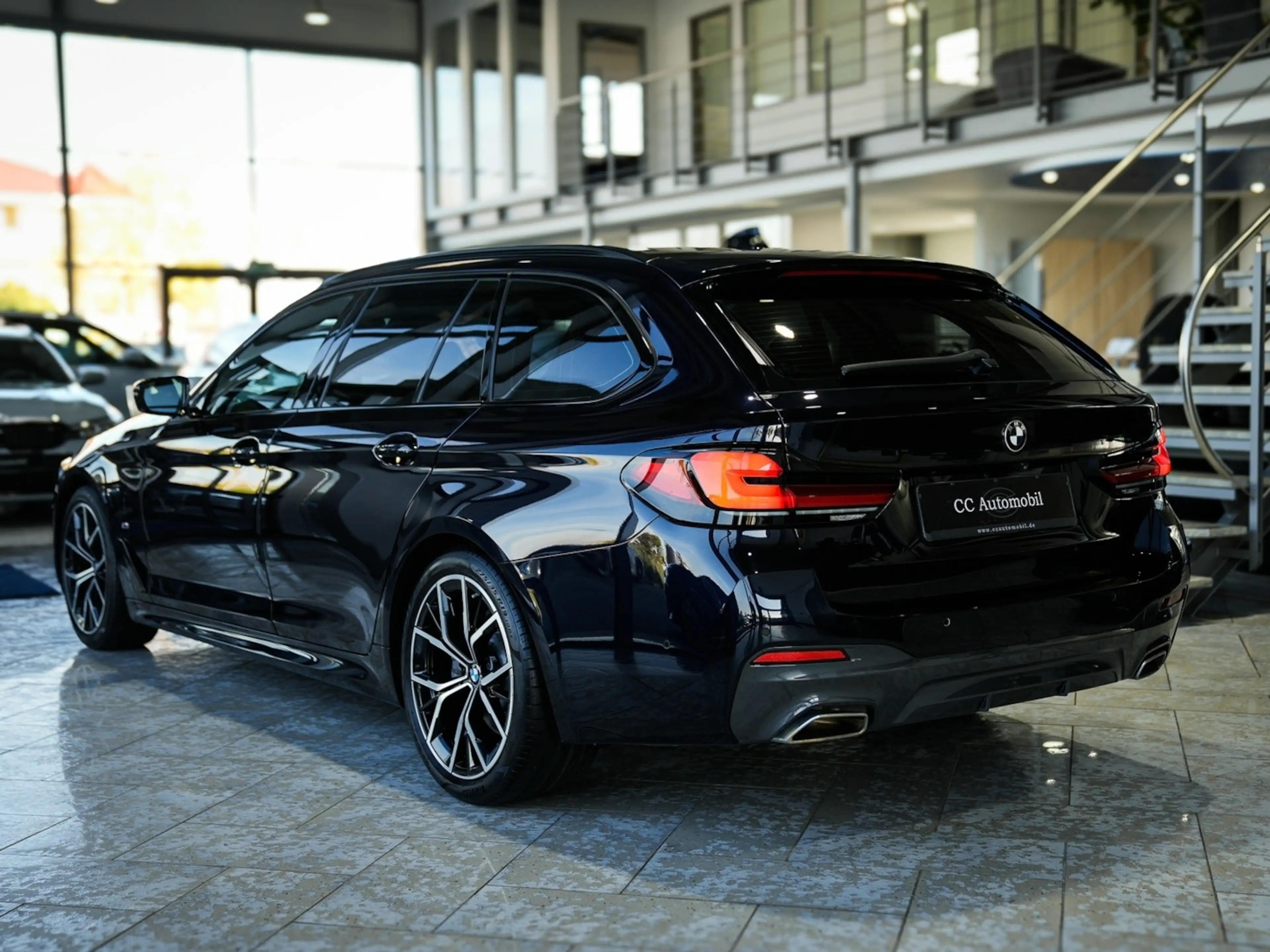 BMW 530 530i Touring M Sport 19LM Kamera ACC — photo 9