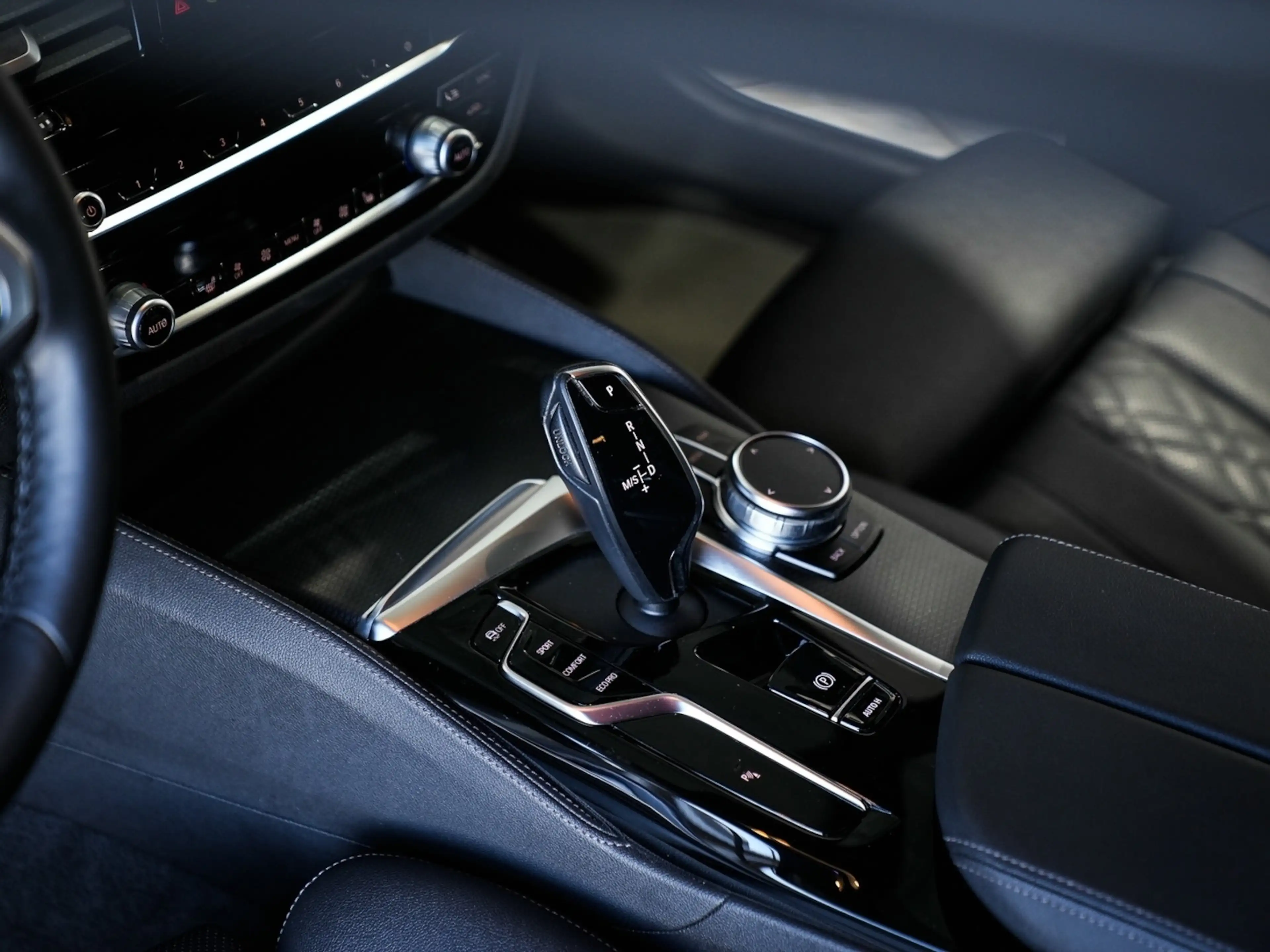 BMW 530 530i Touring M Sport 19LM Kamera ACC — photo 13