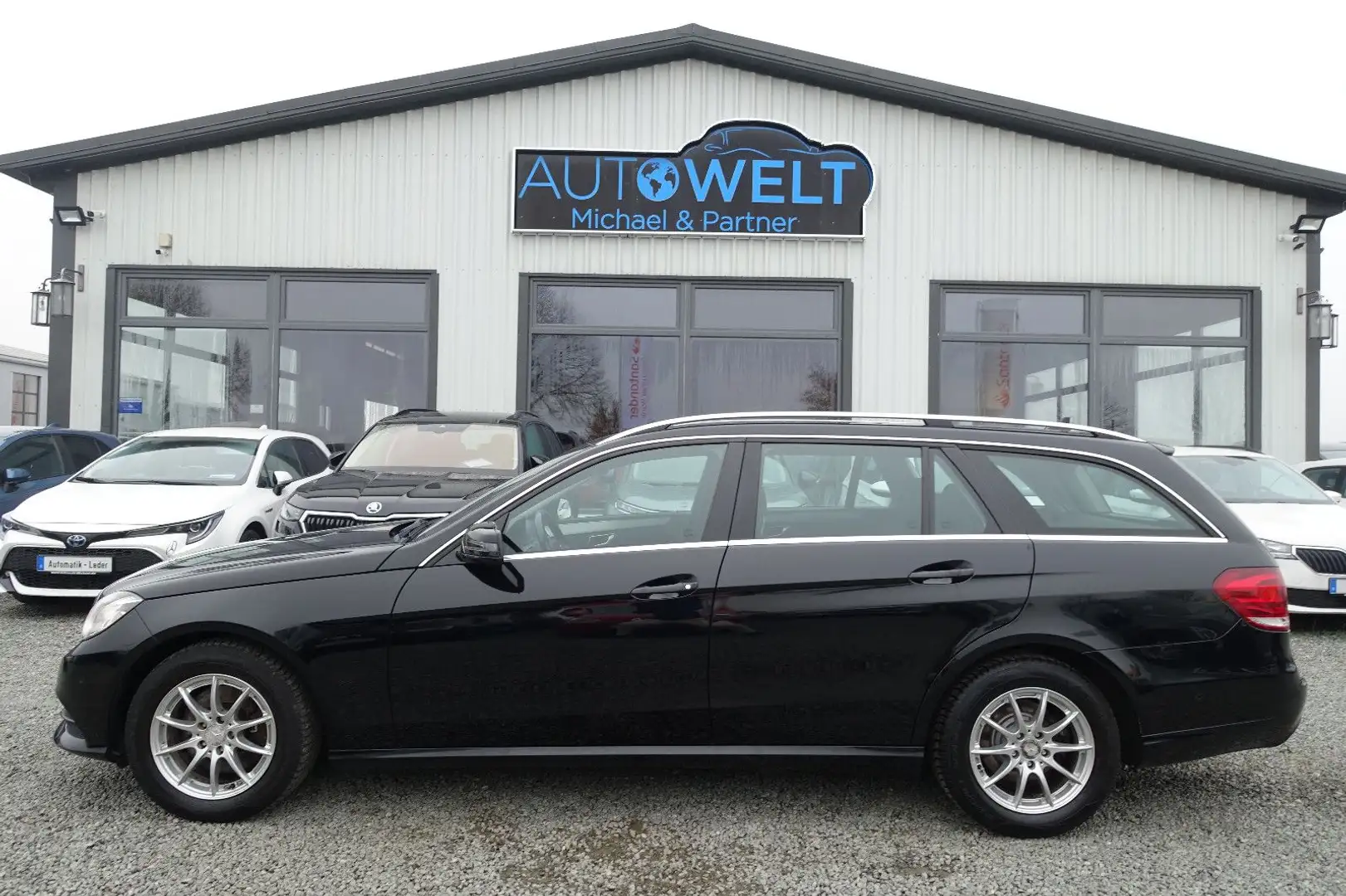 Mercedes-Benz E 250 CDI Scheckheft KLIMAAUT LED NAV TÜV 10/26 Schwarz - 1