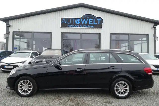 Mercedes-Benz E 250 CDI Scheckheft KLIMAAUT LED NAV TÜV 10/26