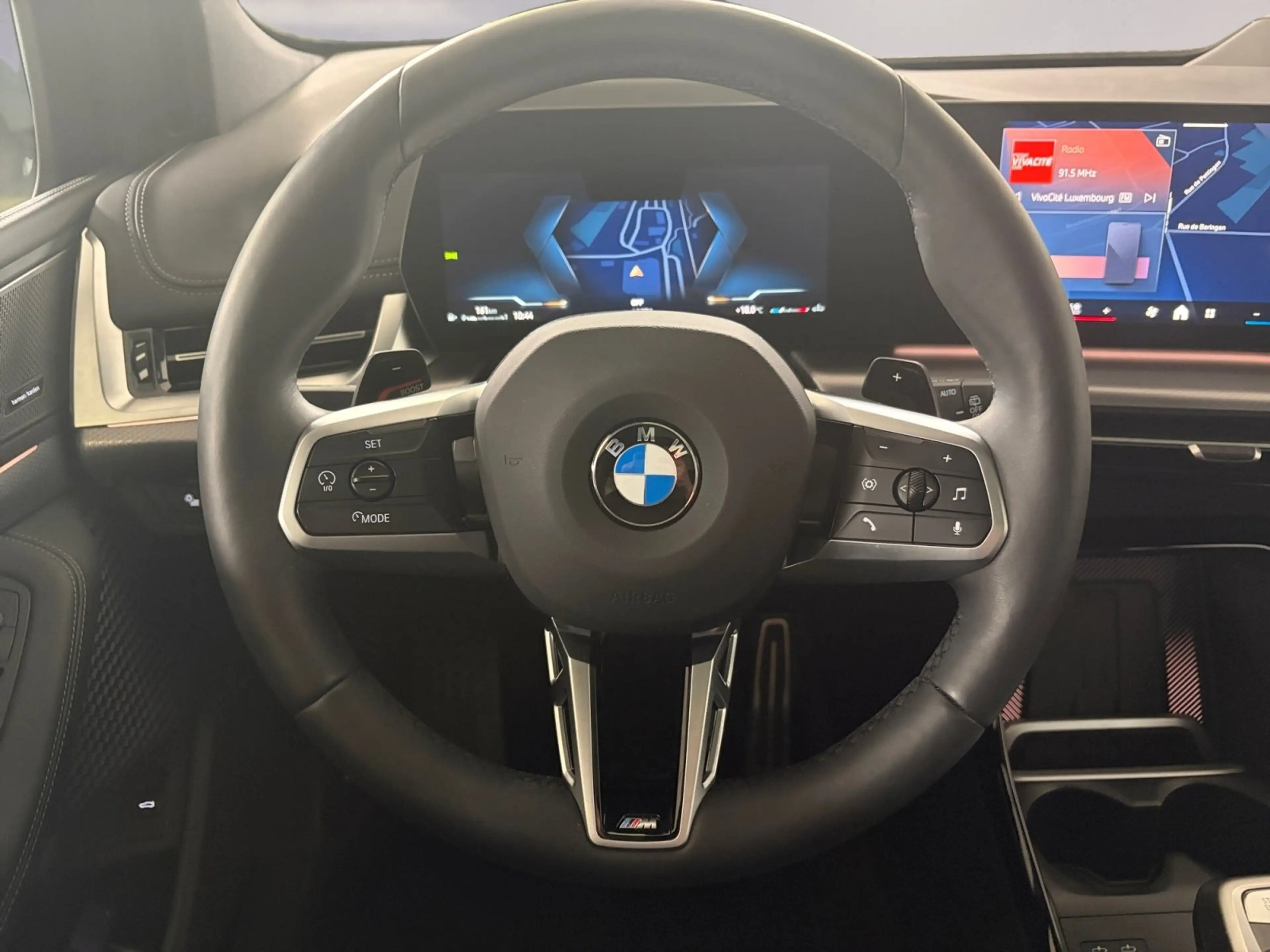 BMW 223 xDrive — photo 11