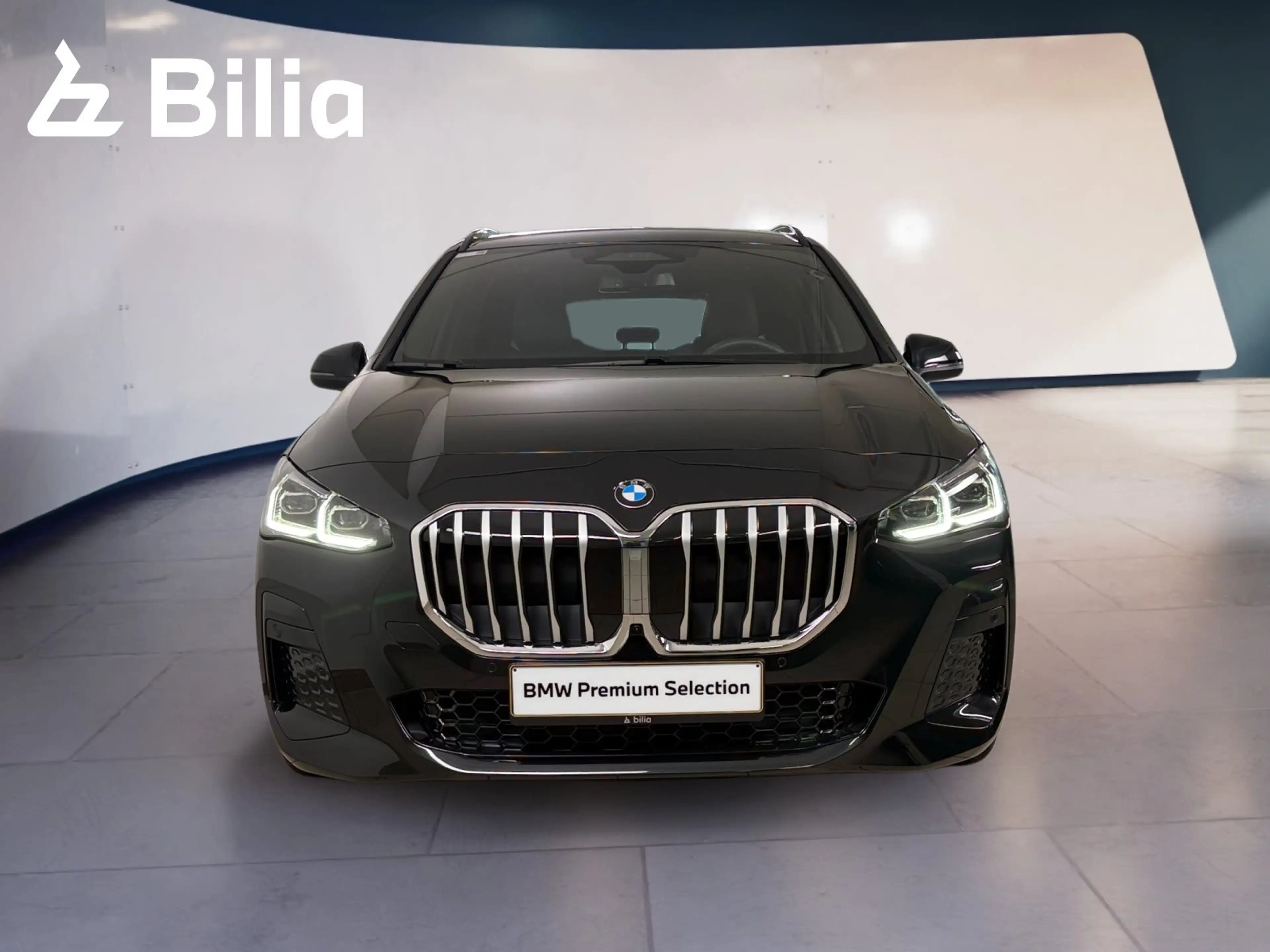 BMW 223 xDrive — photo 2