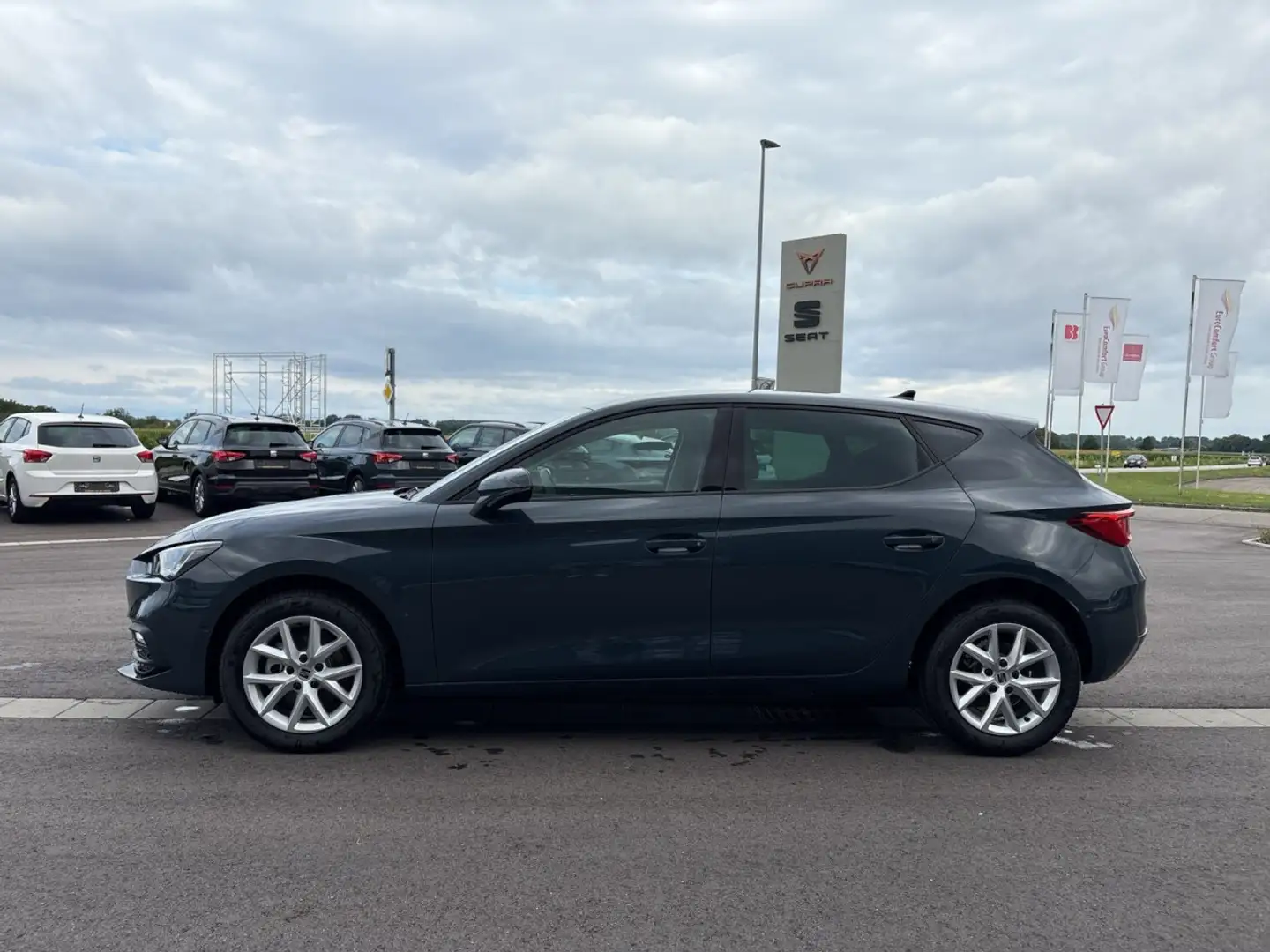 SEAT Leon Road Edition TSI Navi SHZ Rückfahrkamera Klima Blau - 2