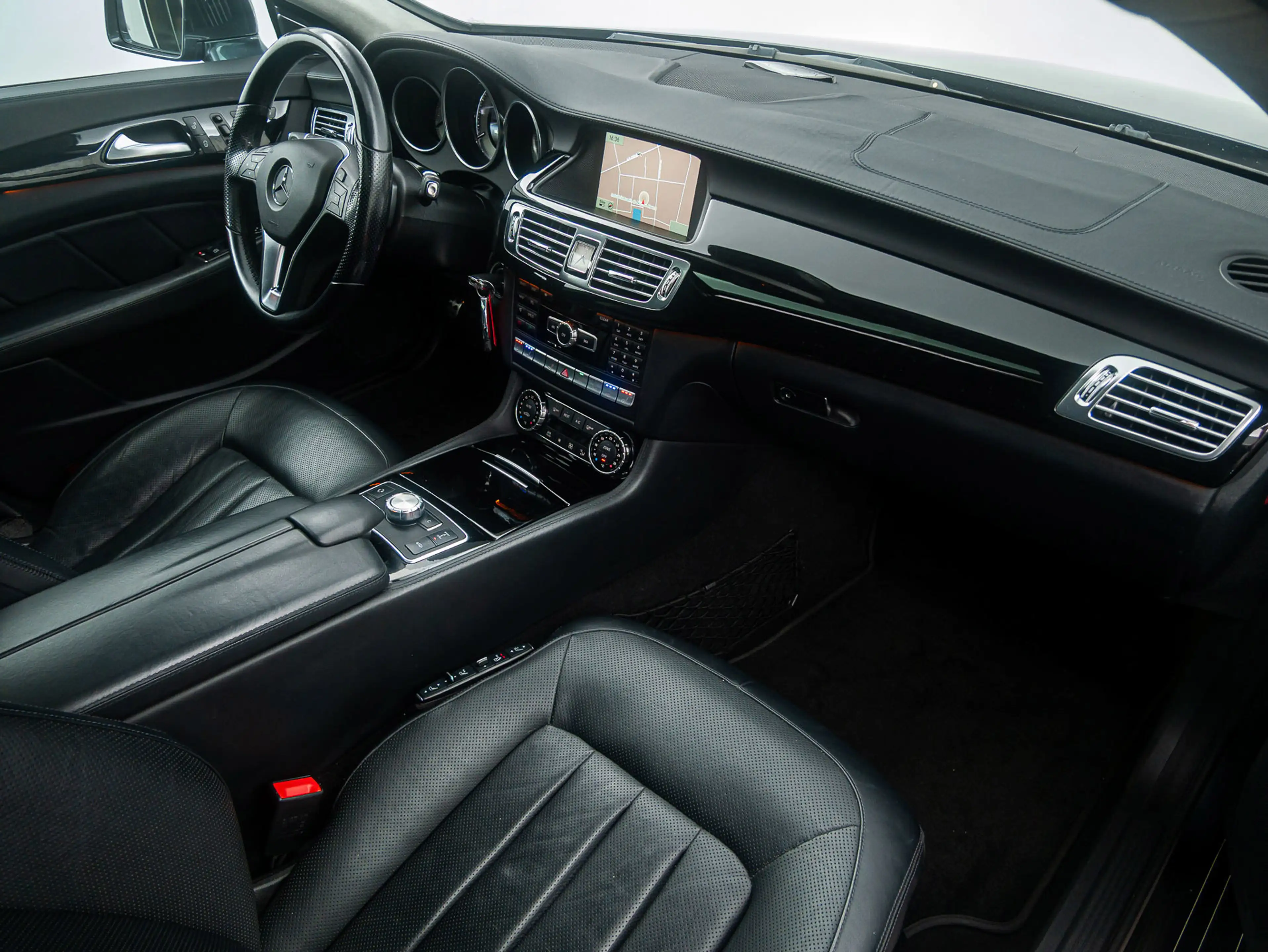 Mercedes-Benz CLS 500 Shooting Brake 4-Matic 408 NAP! — photo 8