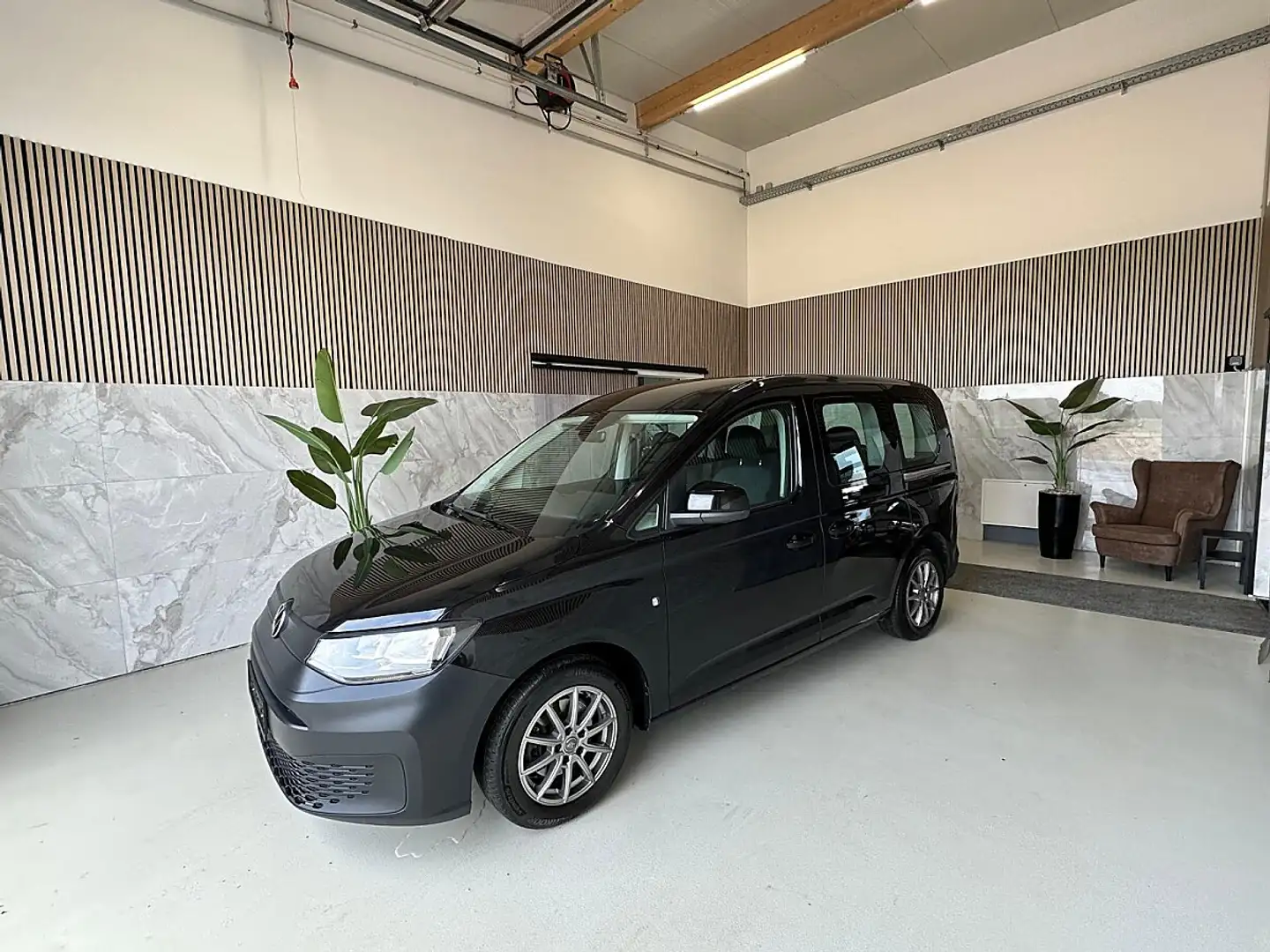 Volkswagen Caddy 2.0 TDI 4Motion Schwarz - 2