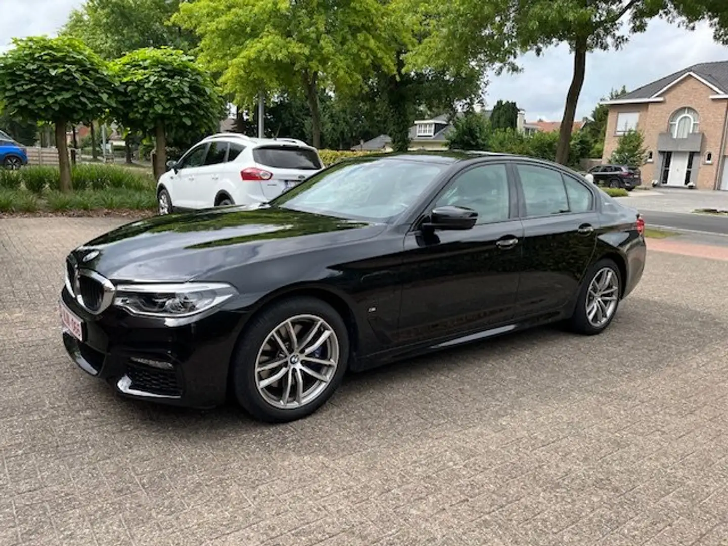 BMW 530 530e iPerformance Aut. Sport Line Zwart - 1