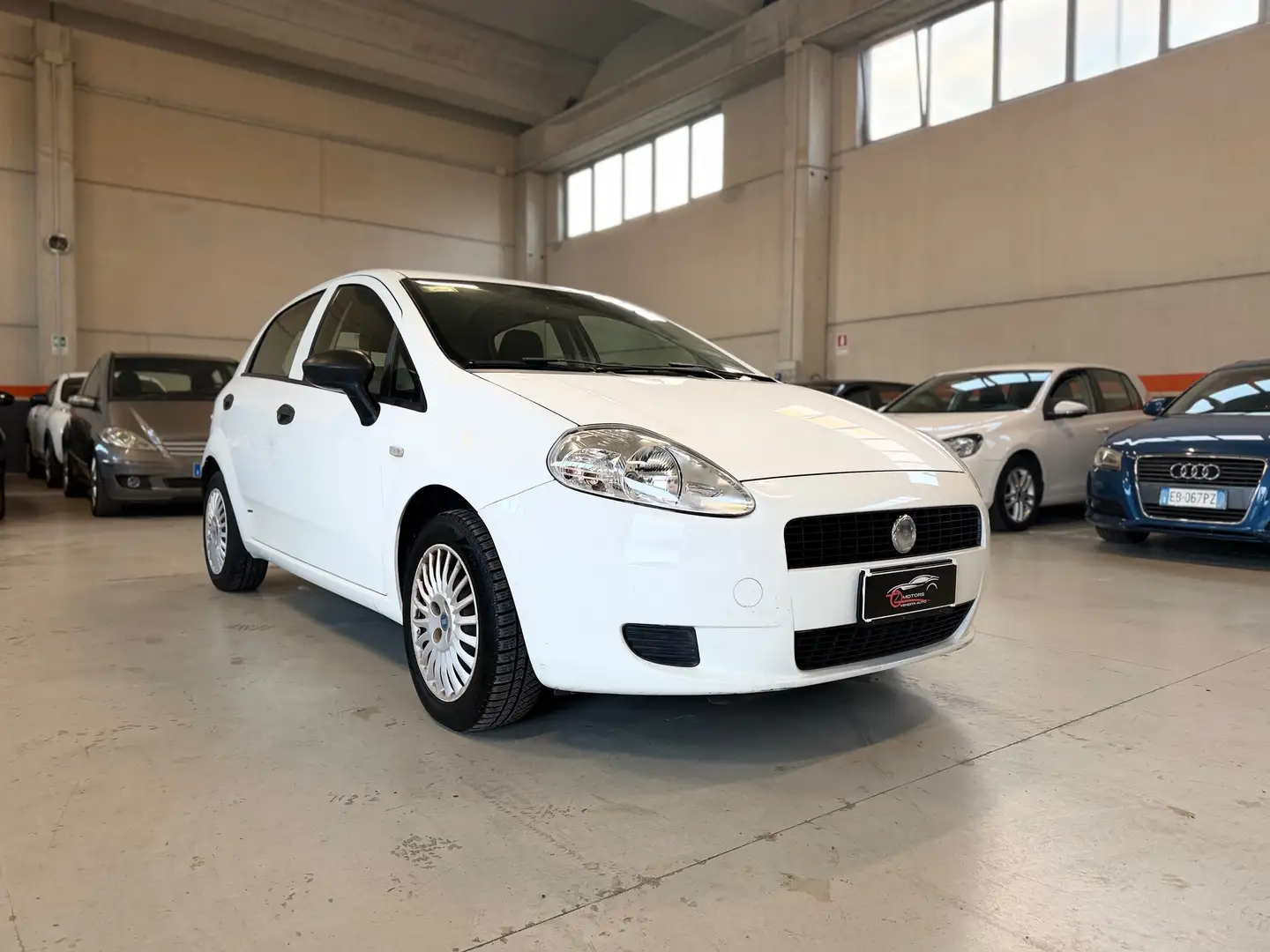Fiat Grande Punto Grande Punto 5p 1.2 Active 65cv NEOPATENTATI Weiß - 2