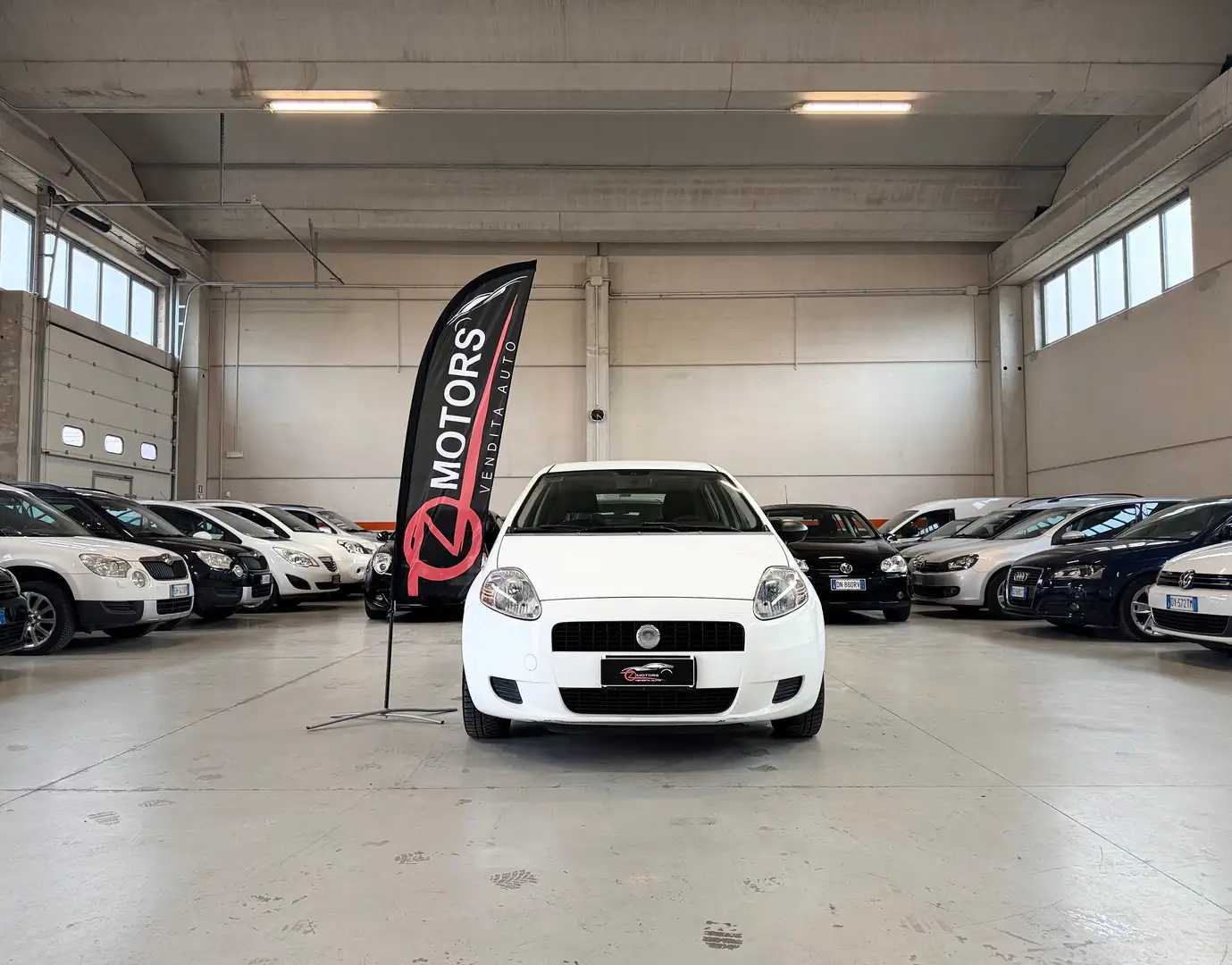 Fiat Grande Punto Grande Punto 5p 1.2 Active 65cv NEOPATENTATI Weiß - 1