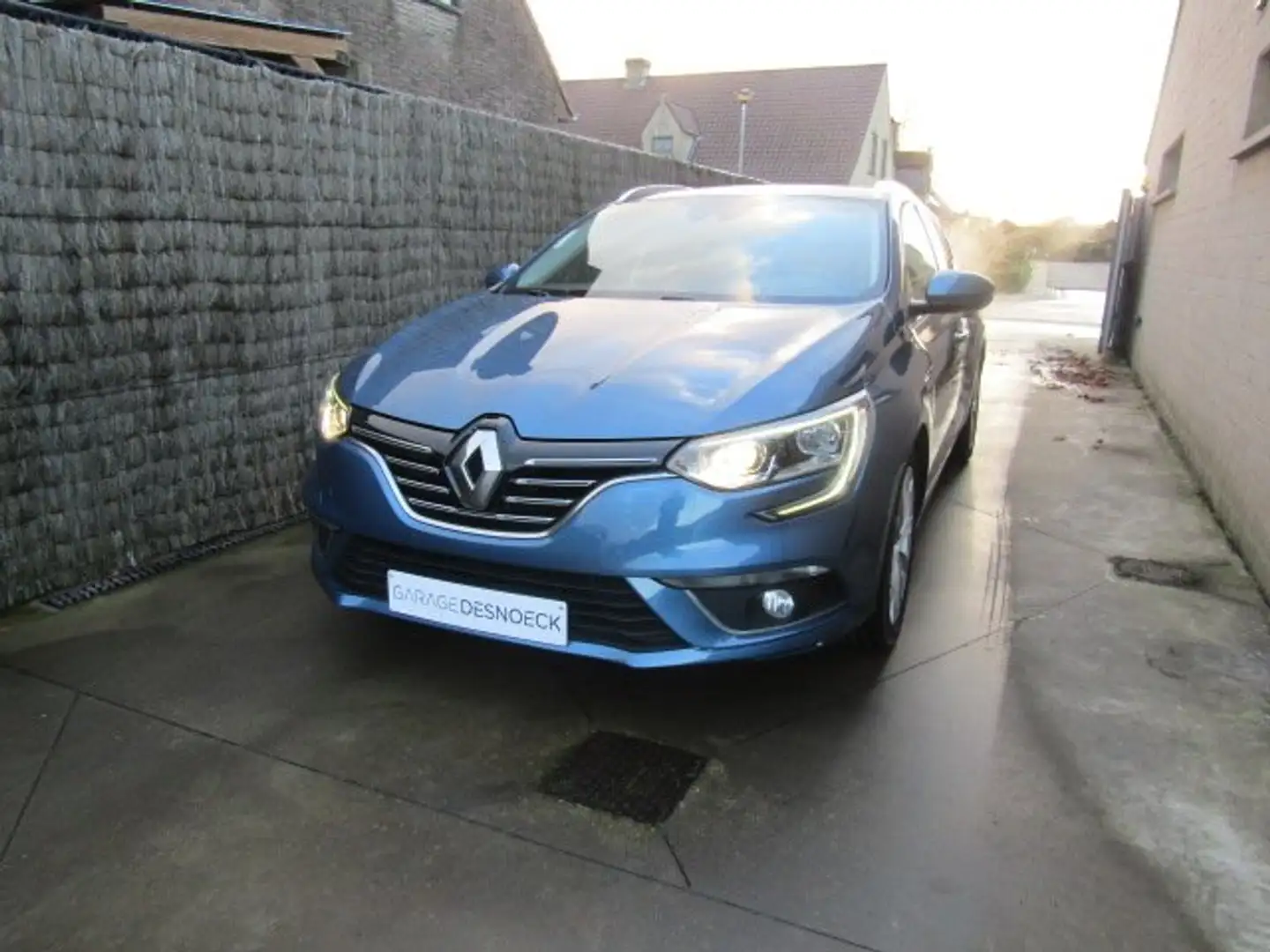 Renault Megane 1.2 TCe Blauw - 1