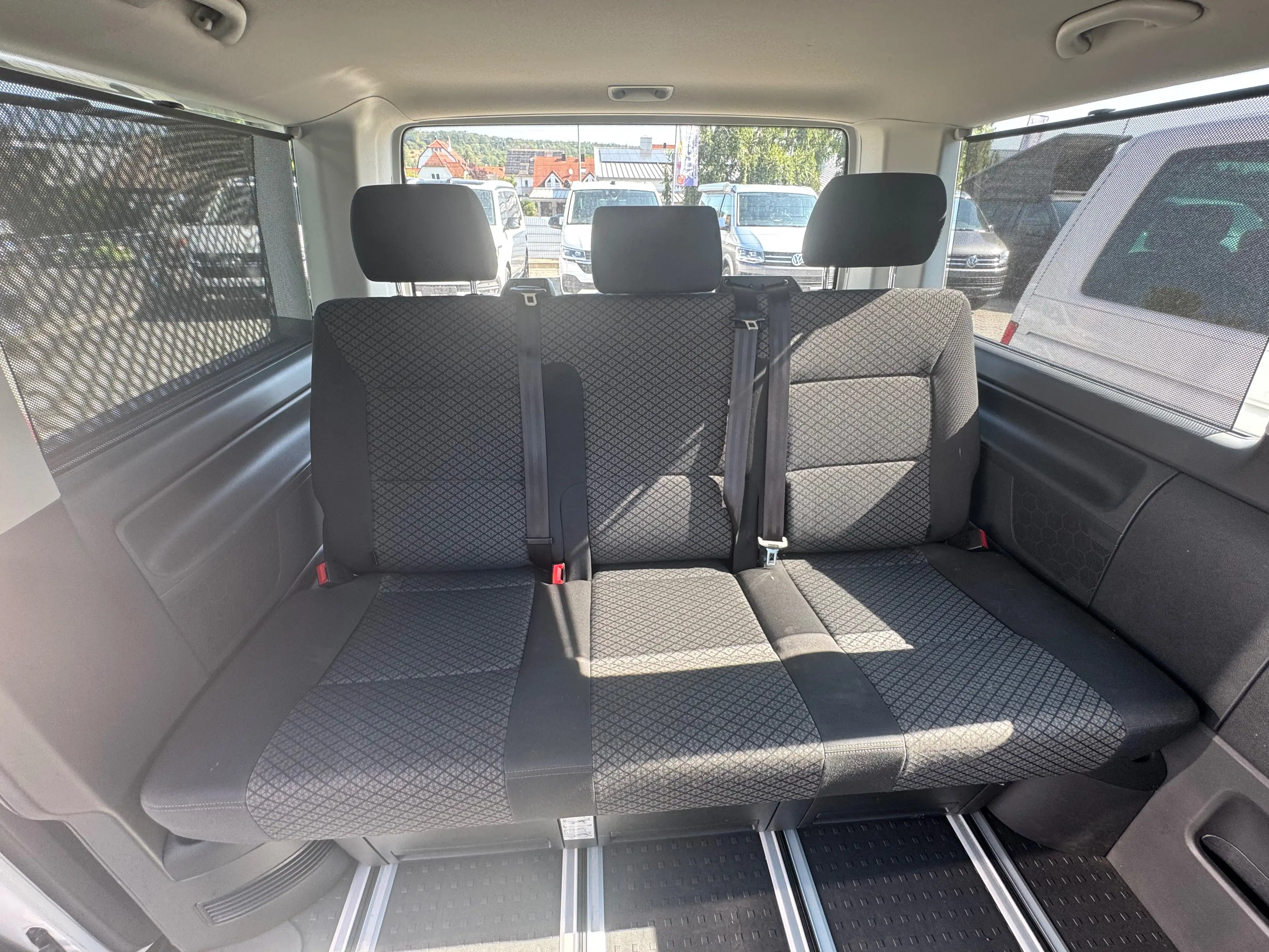 Volkswagen T6.1 Multivan Multivan/Luftstandheizung/AHK/6-Sitzer/Climatronic/Sitzheizung/Schiebefenster — photo 9