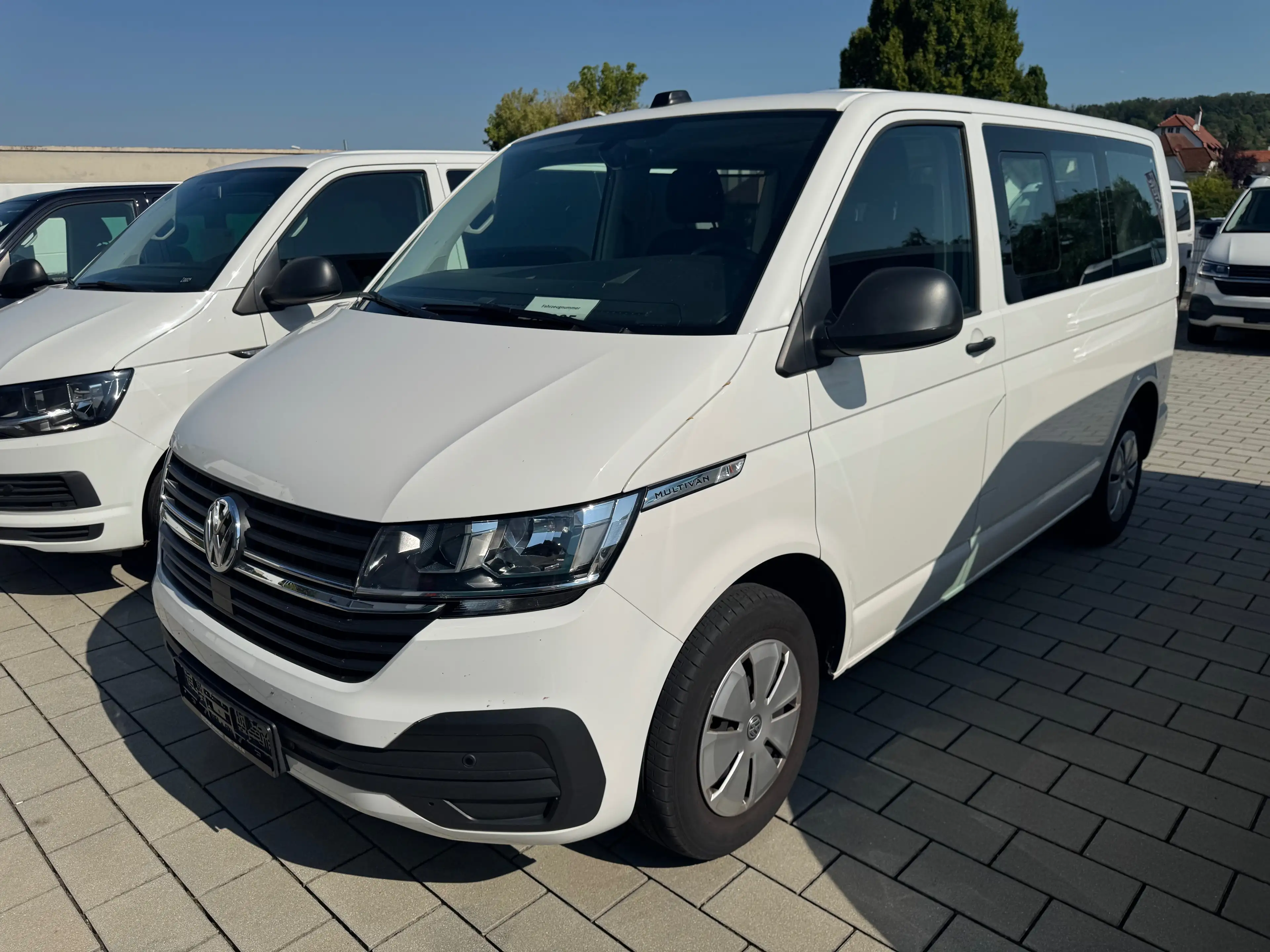 Volkswagen T6.1 Multivan Multivan/Luftstandheizung/AHK/6-Sitzer/Climatronic/Sitzheizung/Schiebefenster