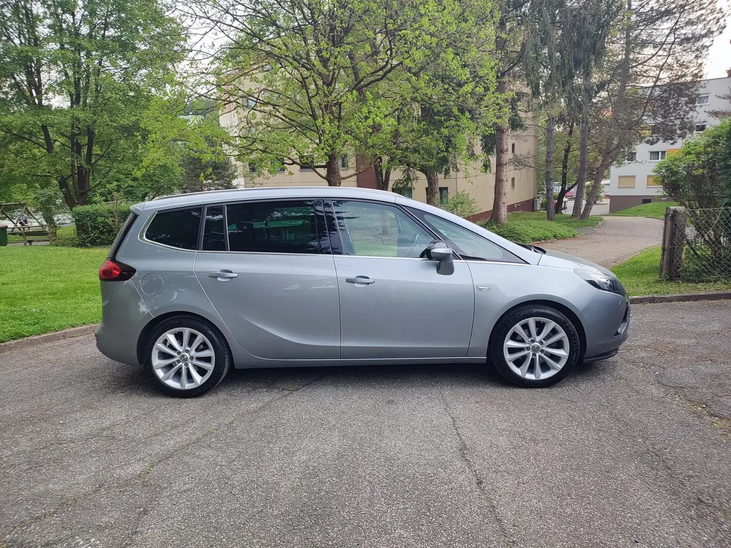 Opel Zafira Tourer 2,0 CDTI Ecotec Sport Silber - 2