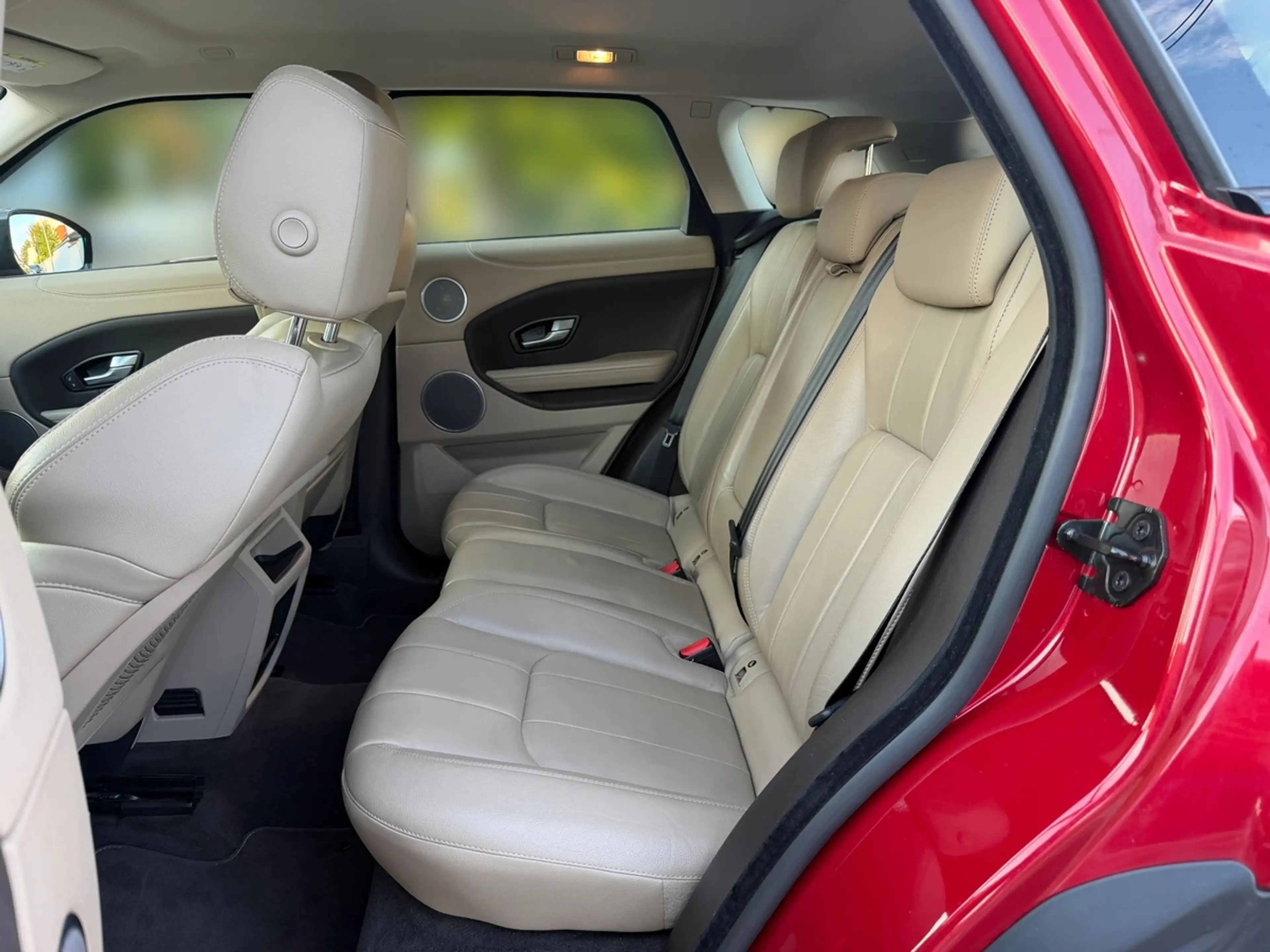 Land Rover Range Rover Evoque 2.0 Td4 SE — photo 7