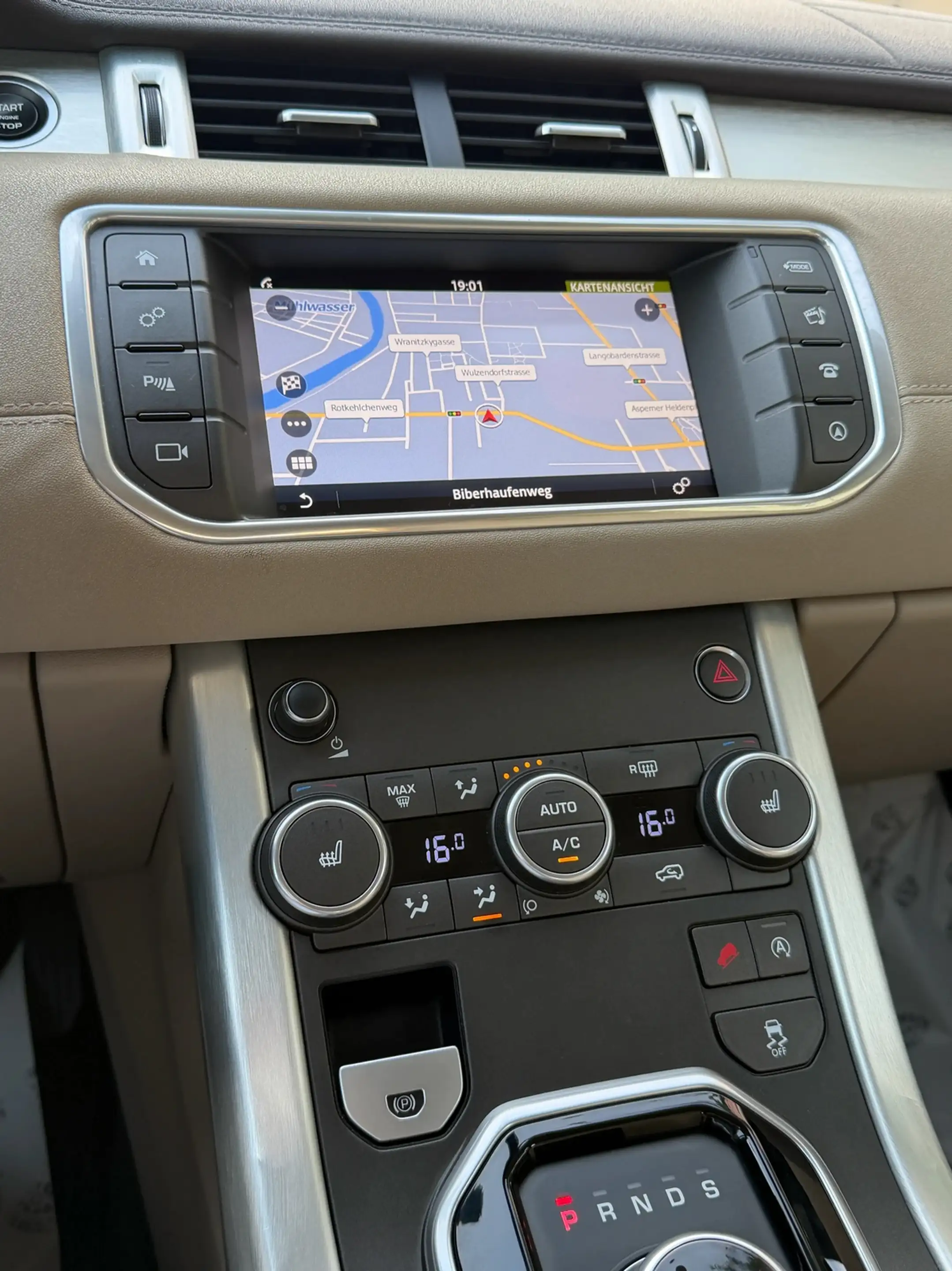 Land Rover Range Rover Evoque 2.0 Td4 SE — photo 14