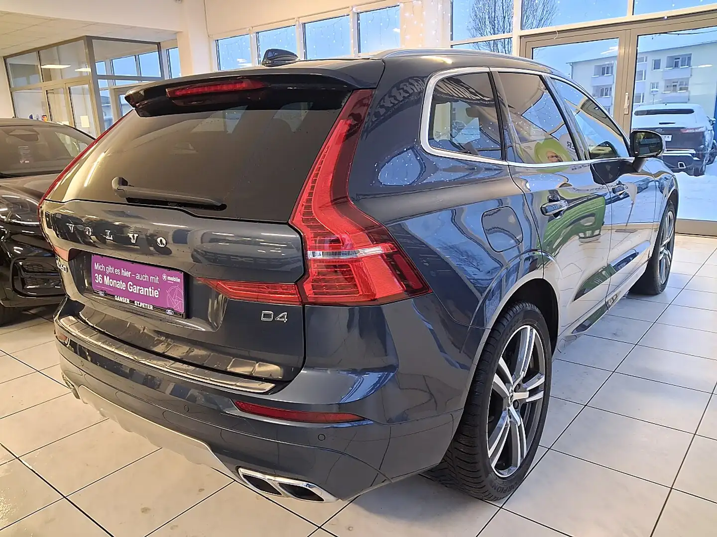 Volvo XC60 D4 Momentum Pro Geartronic Blau - 2