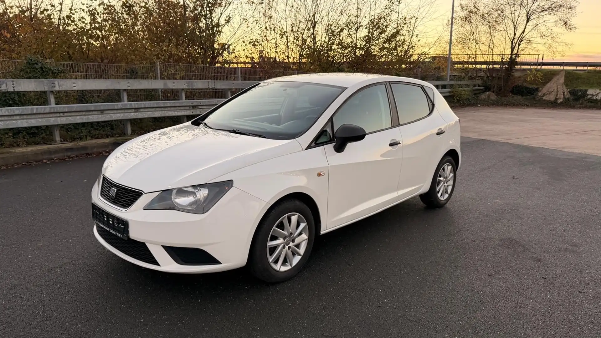 SEAT Ibiza Ibiza  5-Türer 1.4 16V Style*Zahnriemen Neu Weiß - 1