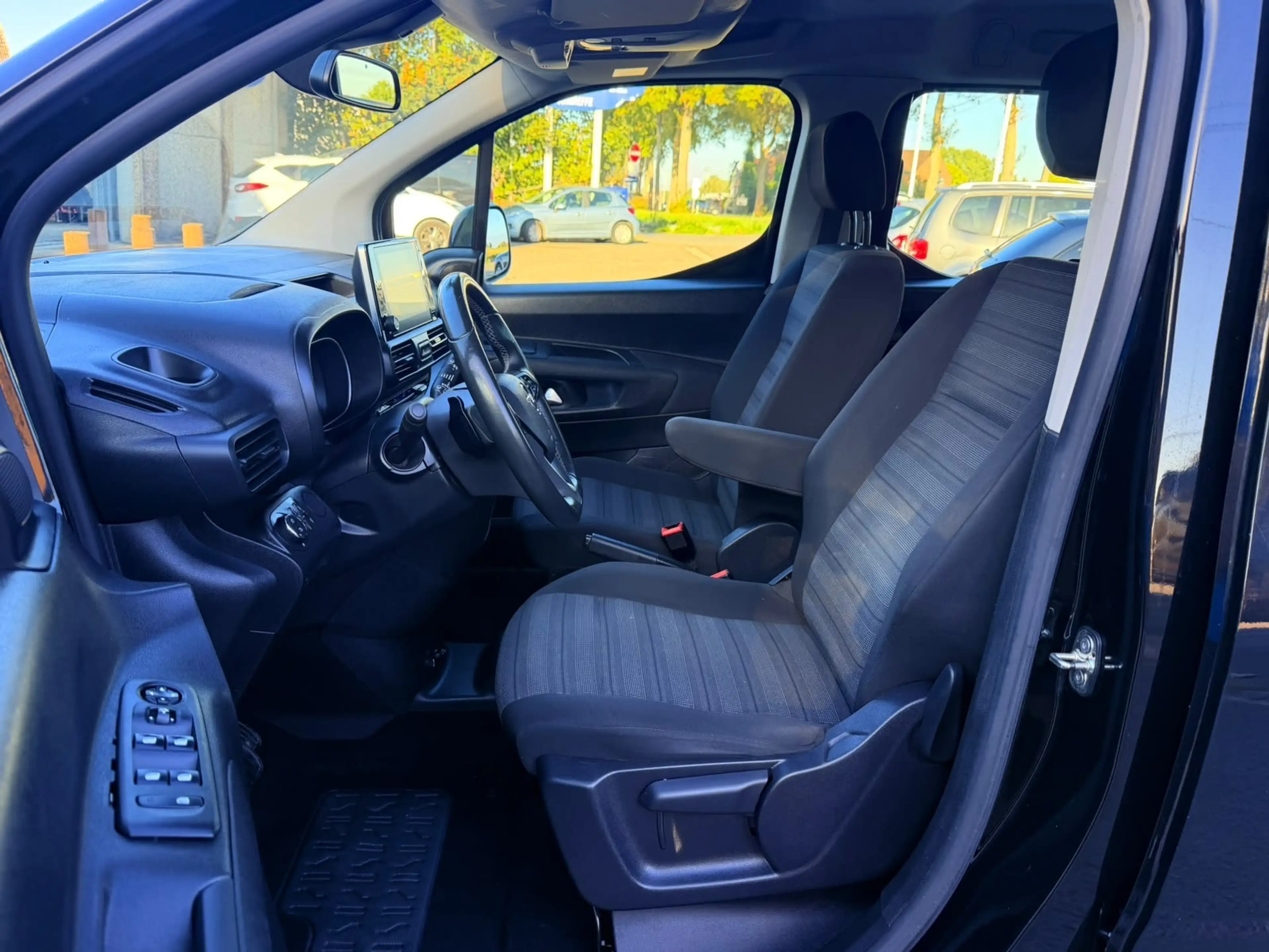 Opel Combo Life Combo Life 1.2 T L2H1 Edition XL S/S (EU6.3) — photo 9
