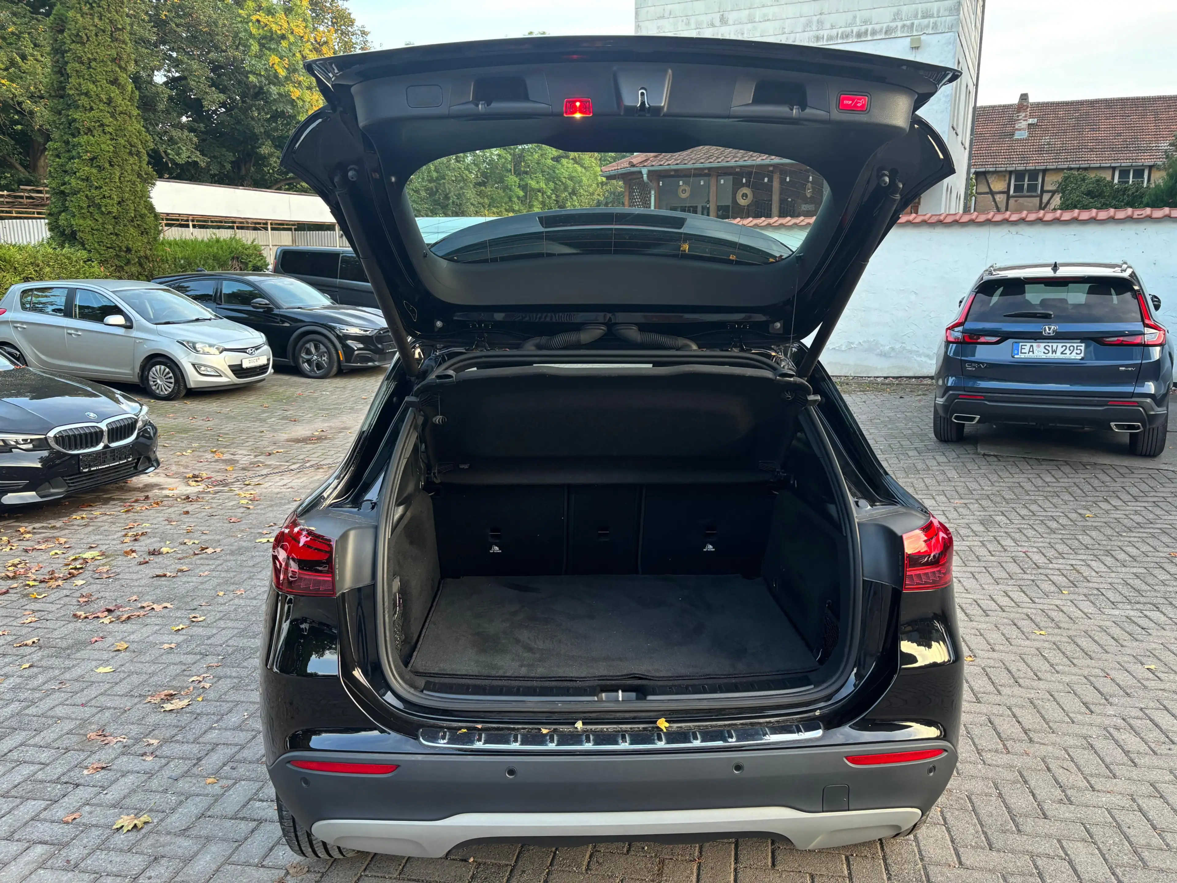 Mercedes-Benz GLA 180 7G LED+MBUX+VIRT+SHZ+KAM+T-LEDER+NAV+DAB — photo 13