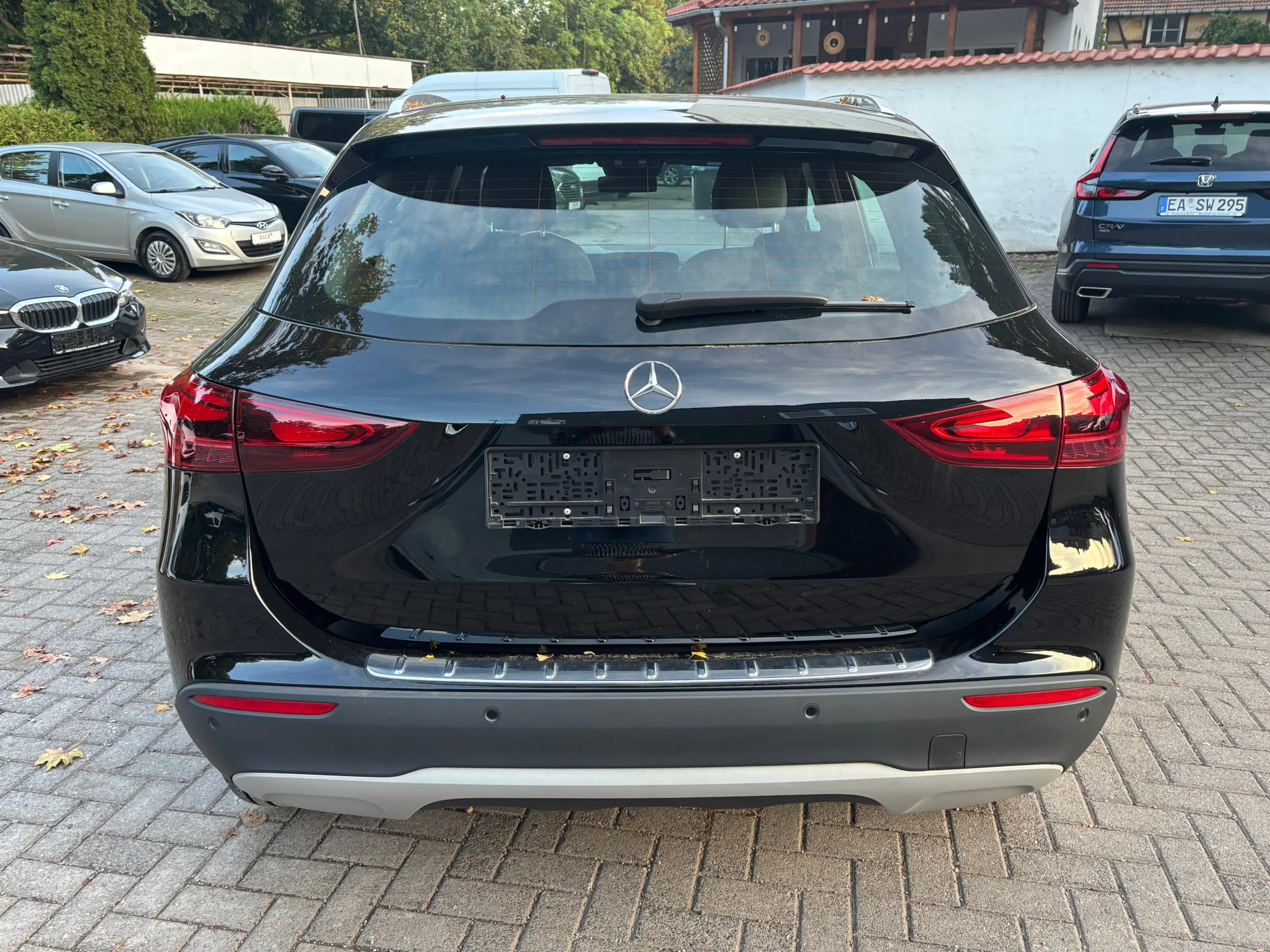 Mercedes-Benz GLA 180 7G LED+MBUX+VIRT+SHZ+KAM+T-LEDER+NAV+DAB — photo 6