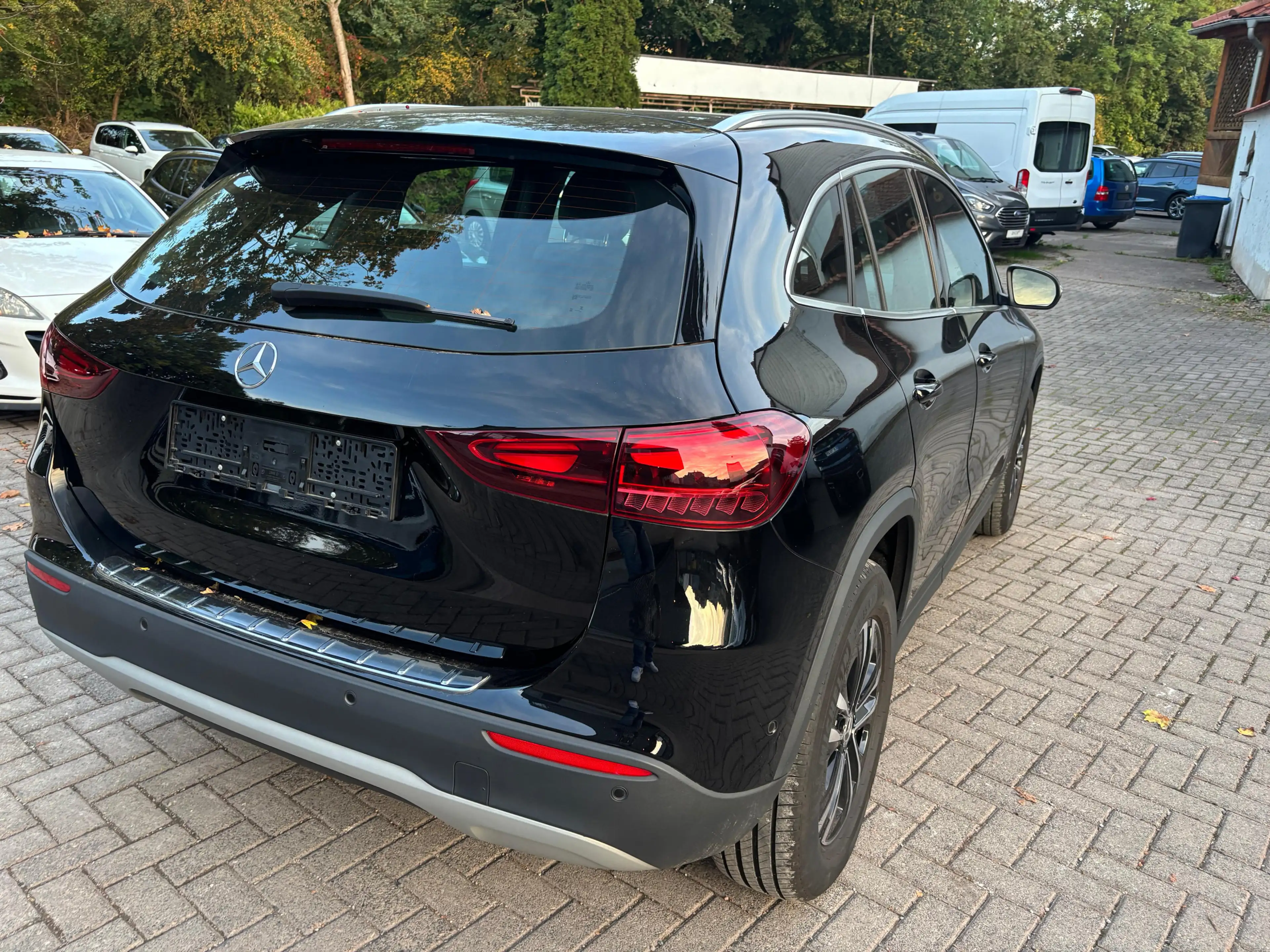 Mercedes-Benz GLA 180 7G LED+MBUX+VIRT+SHZ+KAM+T-LEDER+NAV+DAB — photo 7