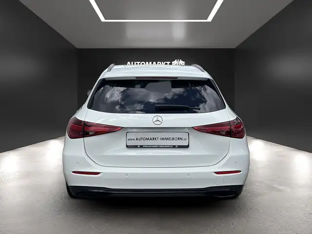 Mercedes-Benz C-Class view 9