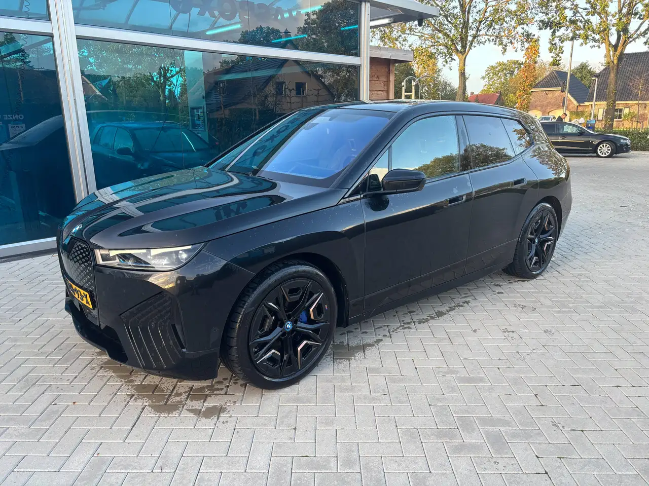 BMW iX