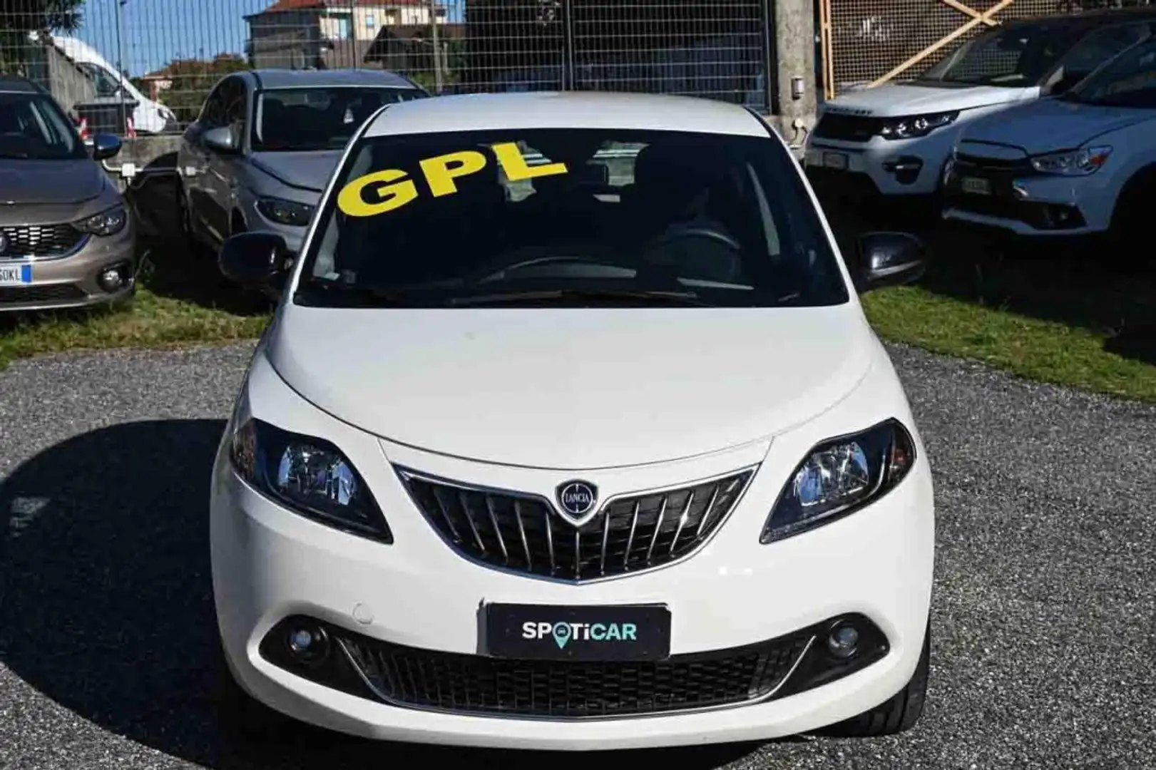 Lancia Ypsilon 1.2 69cv GPL Gold Blanc - 2