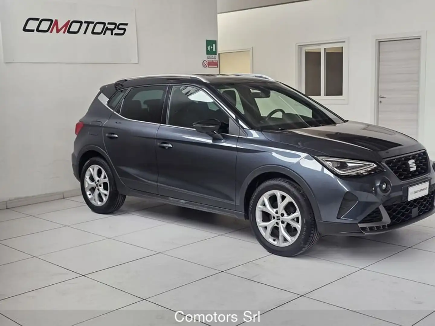 SEAT Arona 1.0 EcoTSI FR Grau - 2