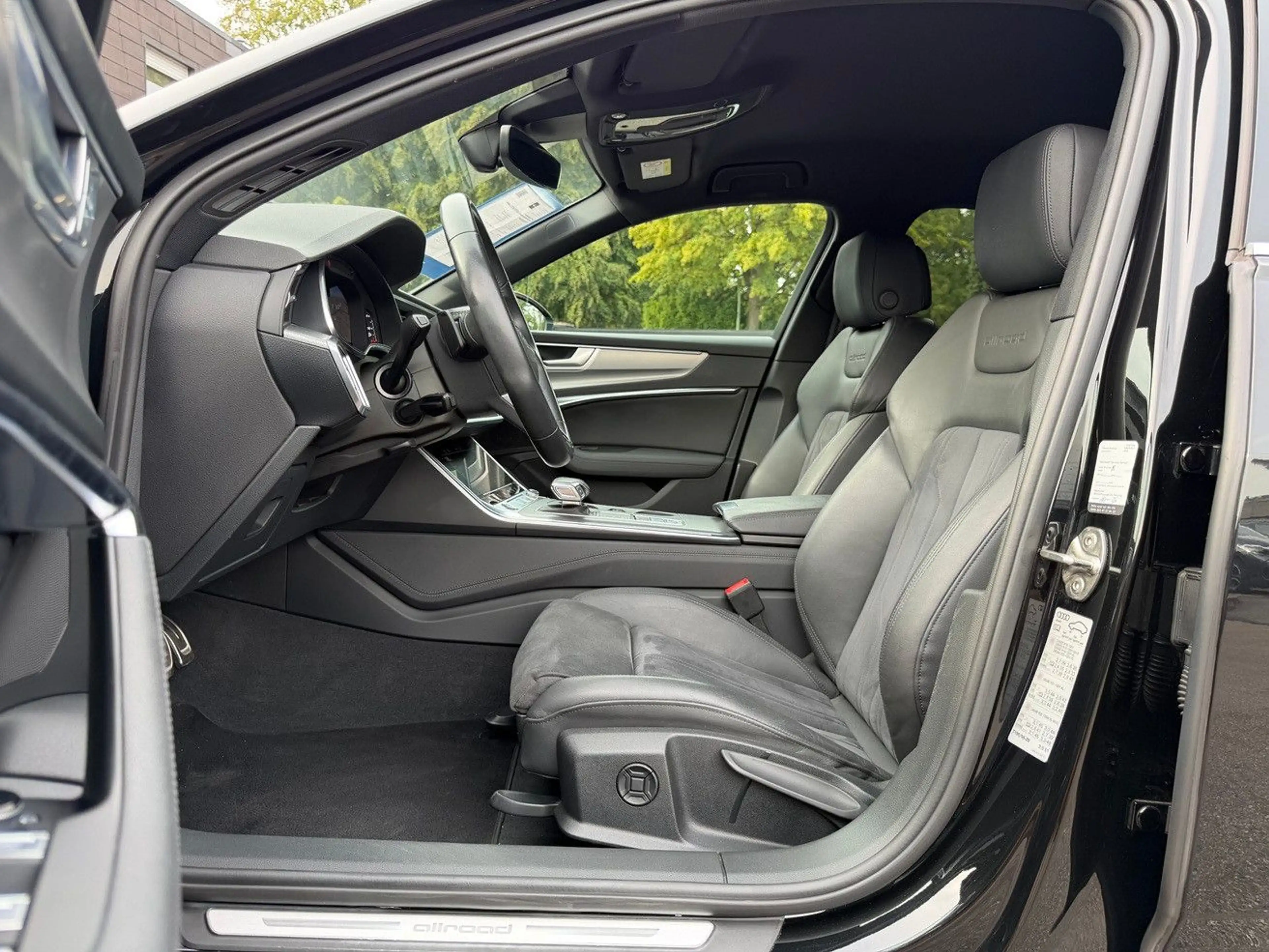 Audi A6 allroad quattro 55 TDI ACC/Leder/STHZ/B&O/AHK — photo 13